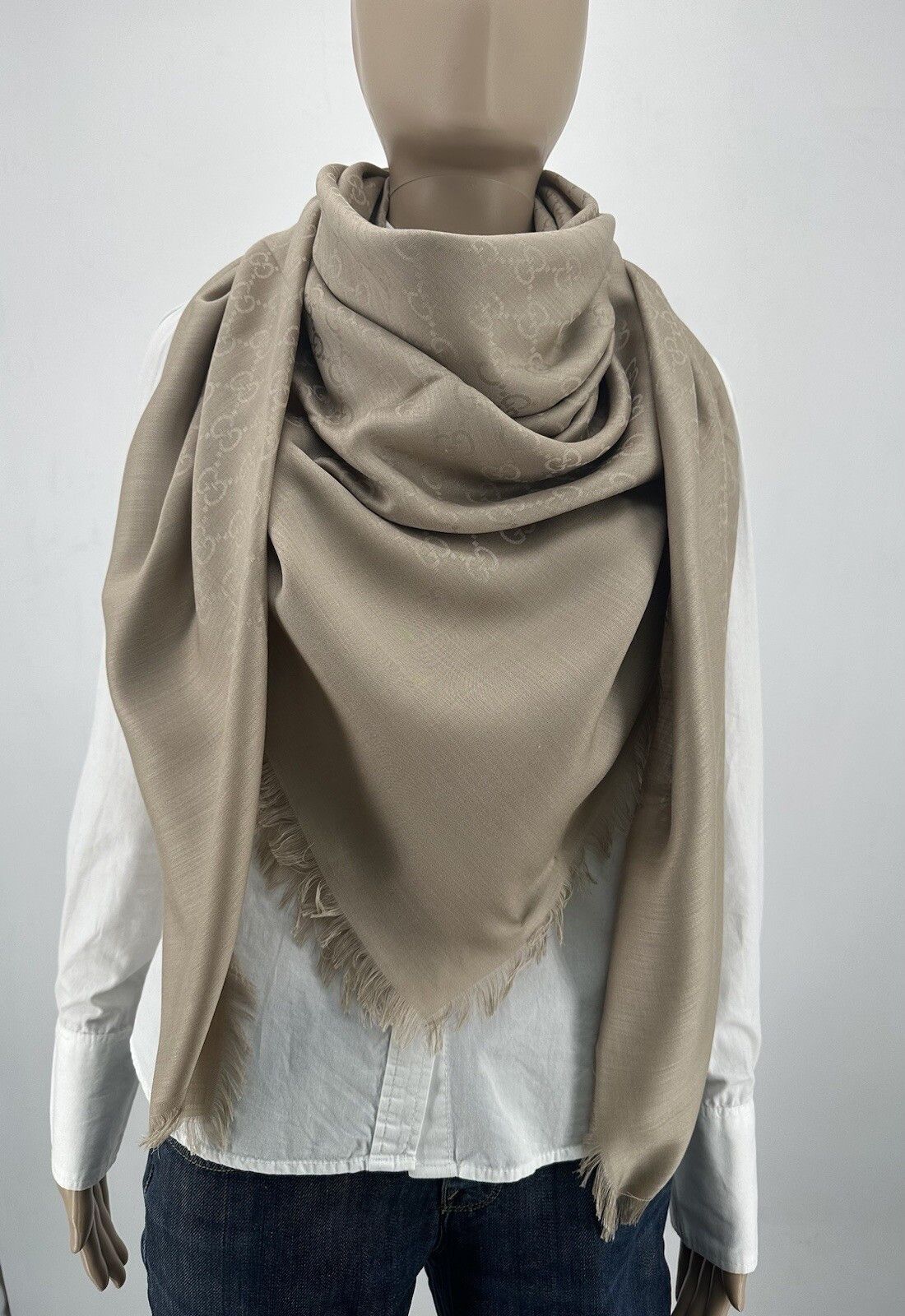 Gucci 135x135cm New Gucci Scarves Wool/Silk Size ONE SIZE - 1 Thumbnail