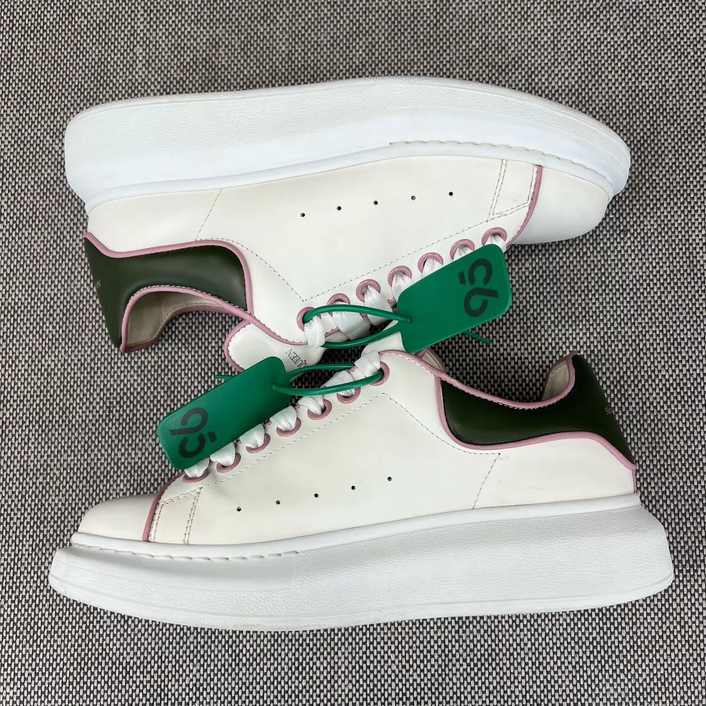 Alexander McQueen McQueen White Green 38 shoes Size US 7.5 / IT 37.5 - 2 Thumbnail