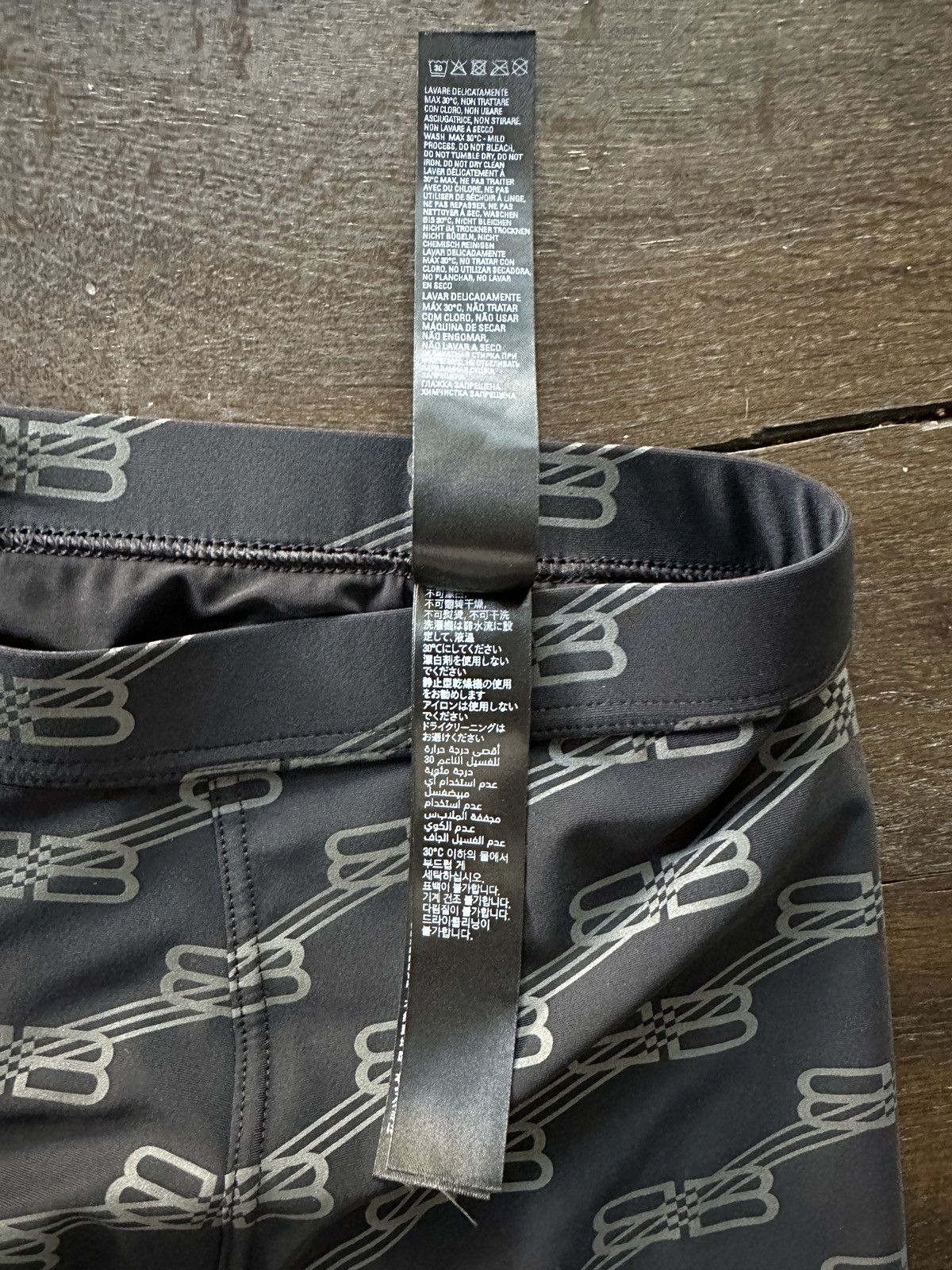 Balenciaga Balenciaga body con swim trunks shorts Size US 32 / EU 48 - 8 Thumbnail