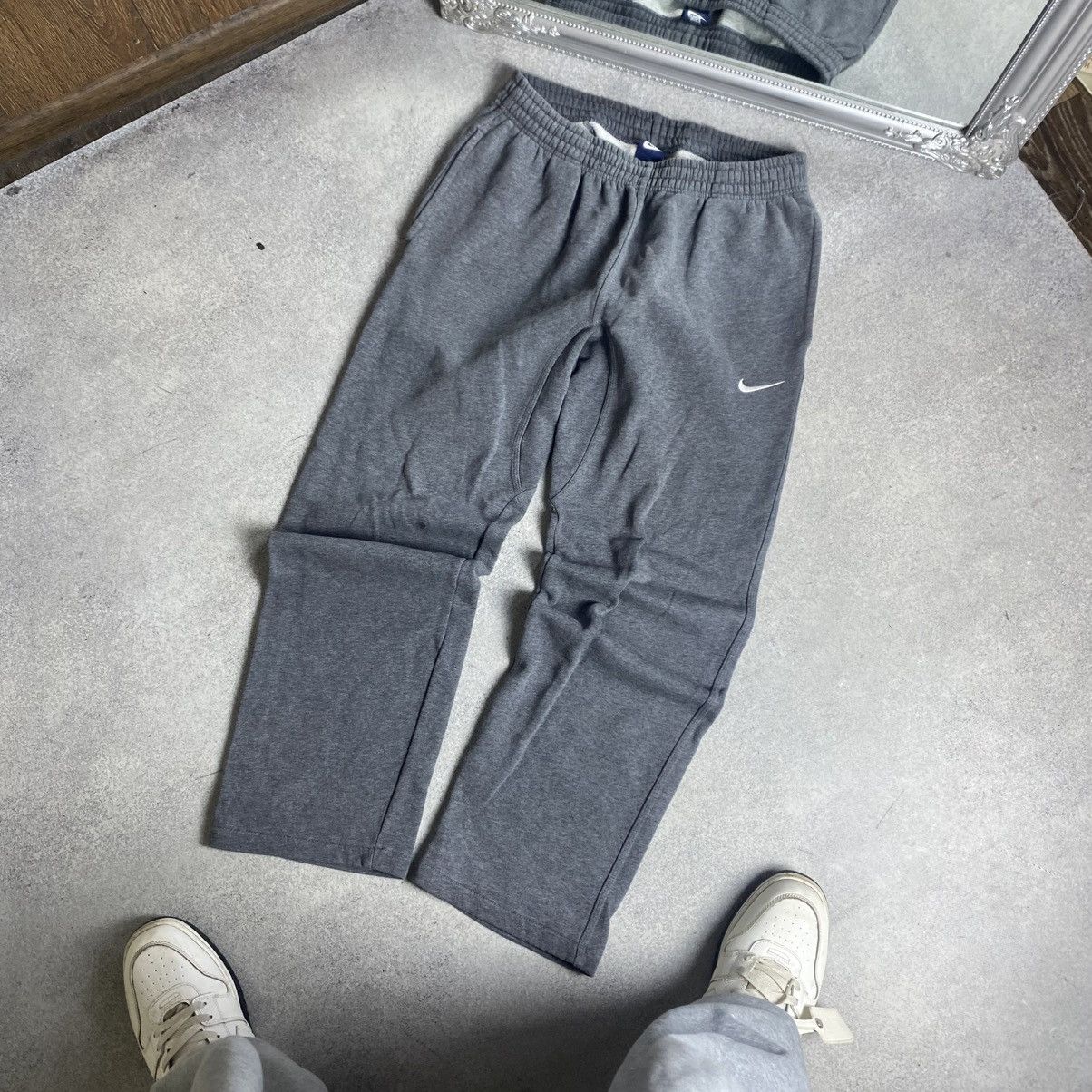 Nike Vintage Nike Sweatpants Size US 32 / EU 48 - 1 Thumbnail