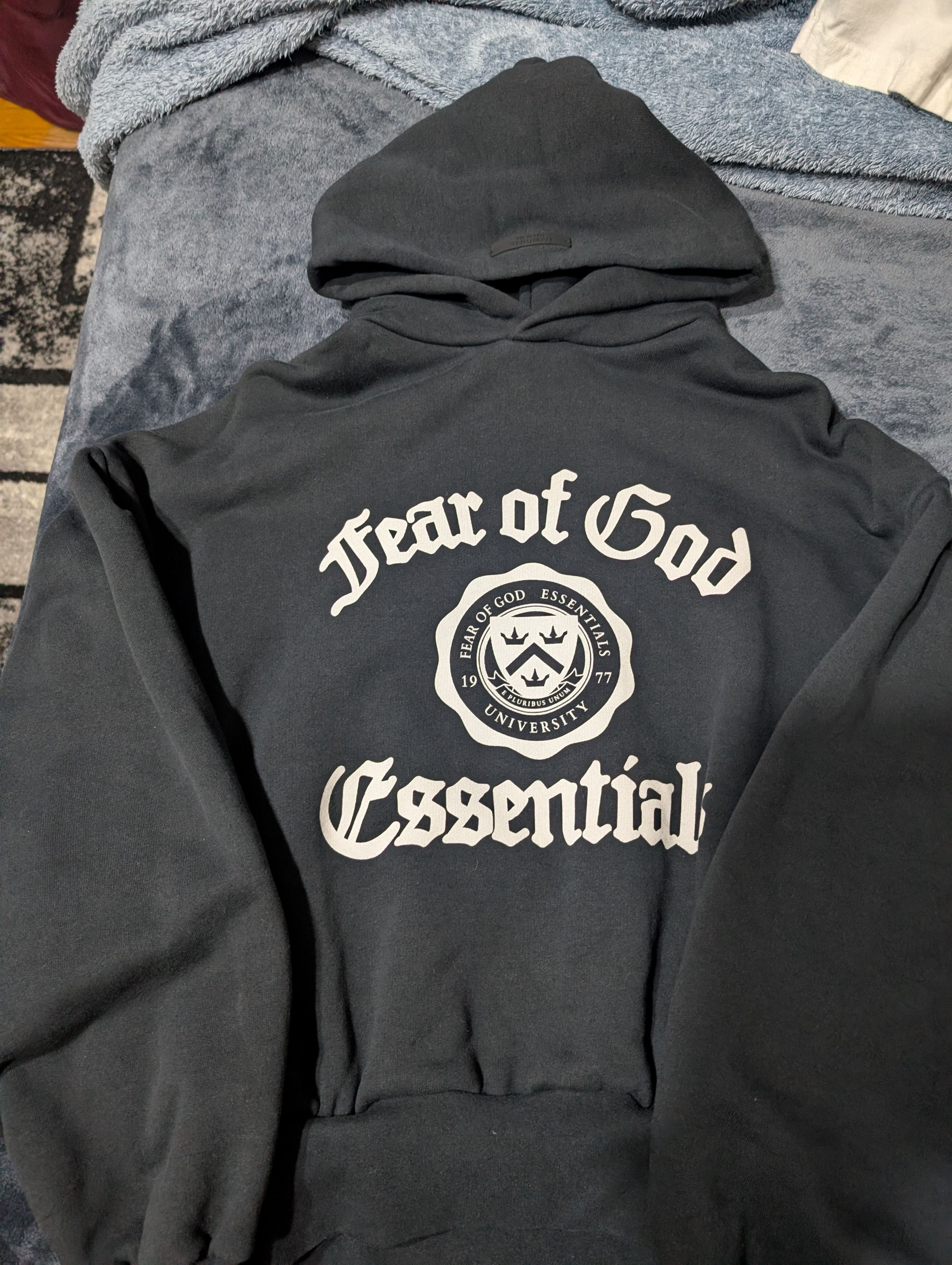 Fear of God Essentials vintage shrunken hoodie Size US S / EU 44-46 / 1 - 1 Thumbnail