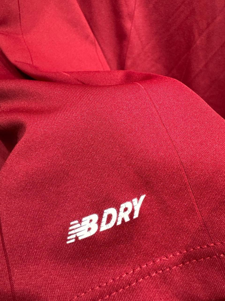 New Balance LIVERPOOL 2017/2018 HOME FOOTBALL SHIRT NEW BALANCE JERSEY Size US M / EU 48-50 / 2 - 8 Thumbnail