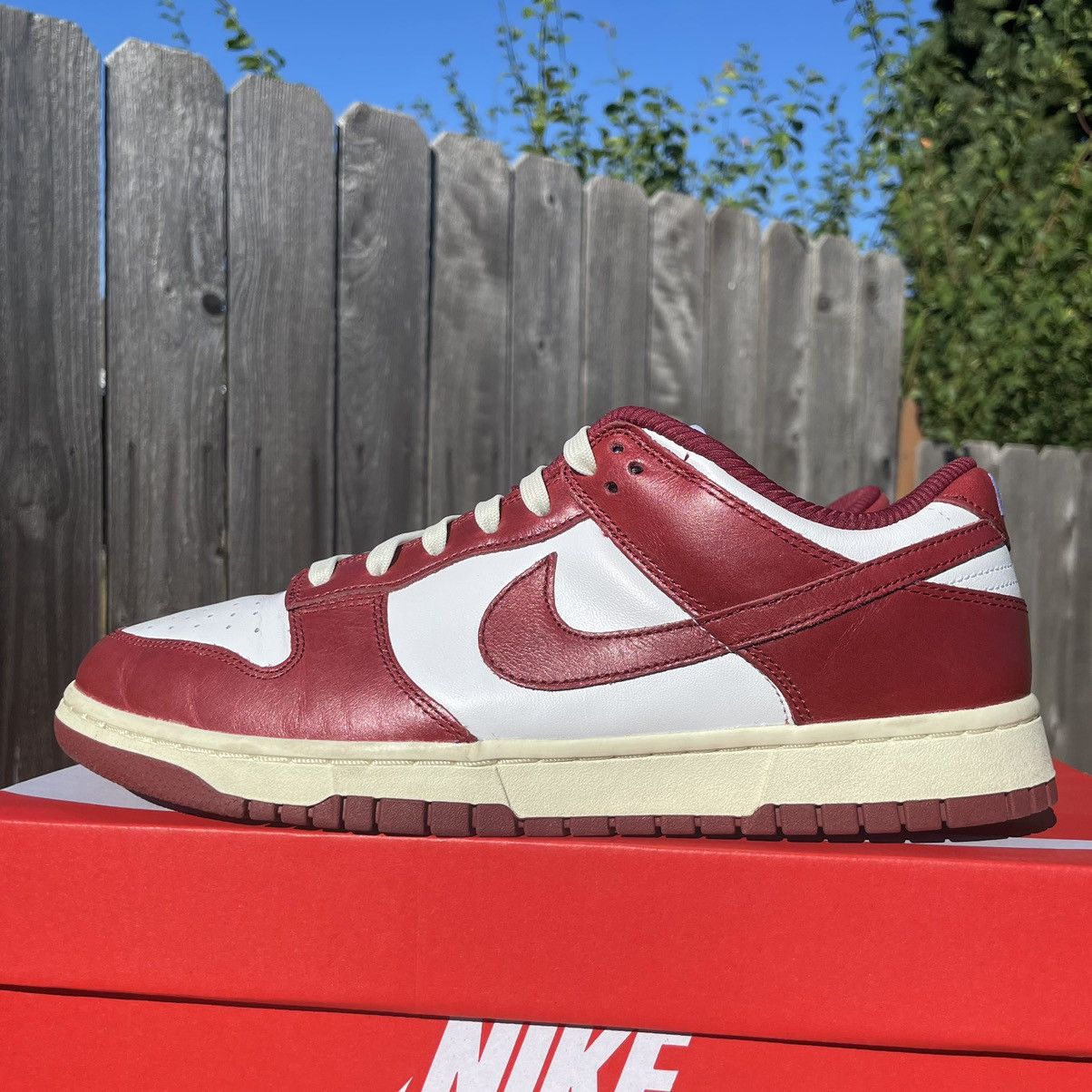 Nike Nike Dunk low Vintage Team Red size 9 men / 10.5 w Size US 9 / EU 42 - 4 Thumbnail