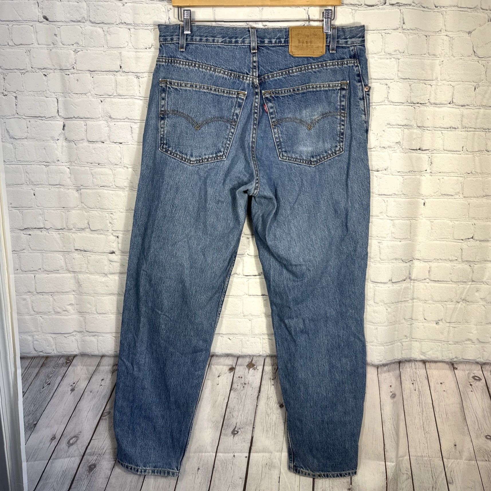 Levi's VINTAGE Levi's 560 Jeans Men's 36x34 Blue Loose Fit Tapered Leg Denim Medium Wash Size US 36 / EU 52 - 6 Thumbnail