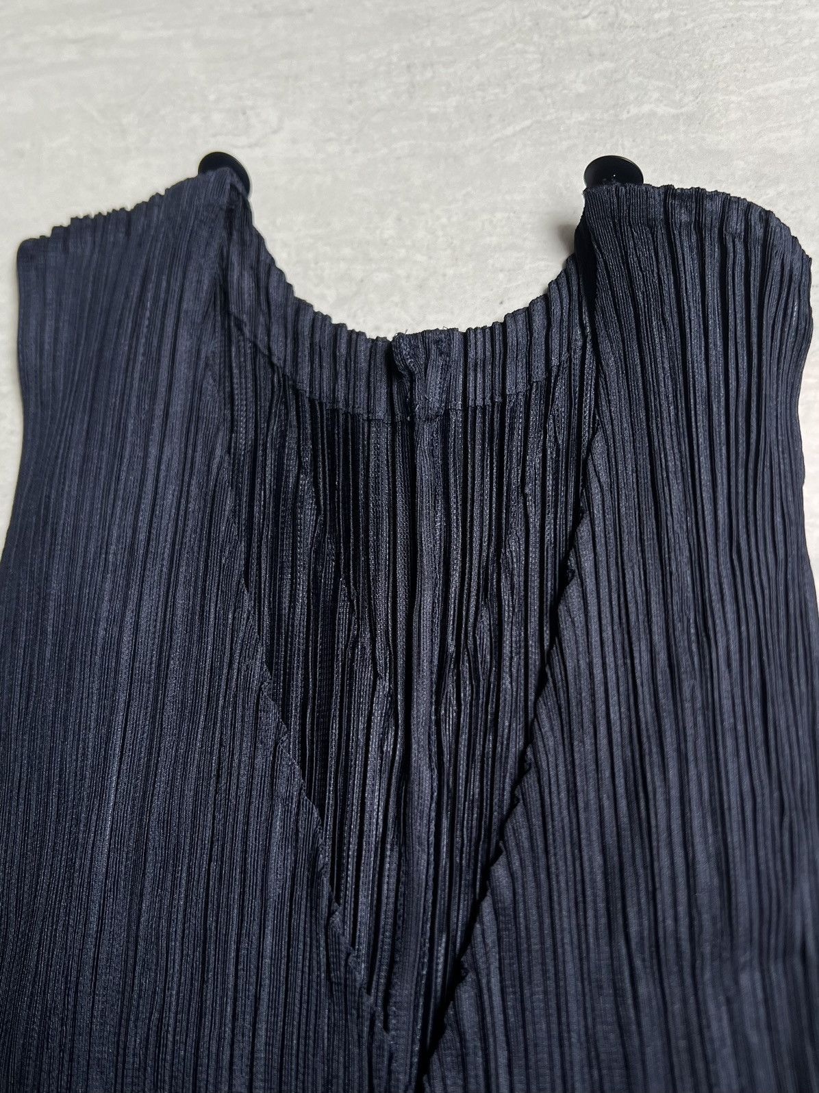 Pleats Please Issey Miyake ISSEY MIYAKE PLEATS PLEASE Asymmetrical buttom up vest Size US S / EU 44-46 / 1 - 5 Thumbnail