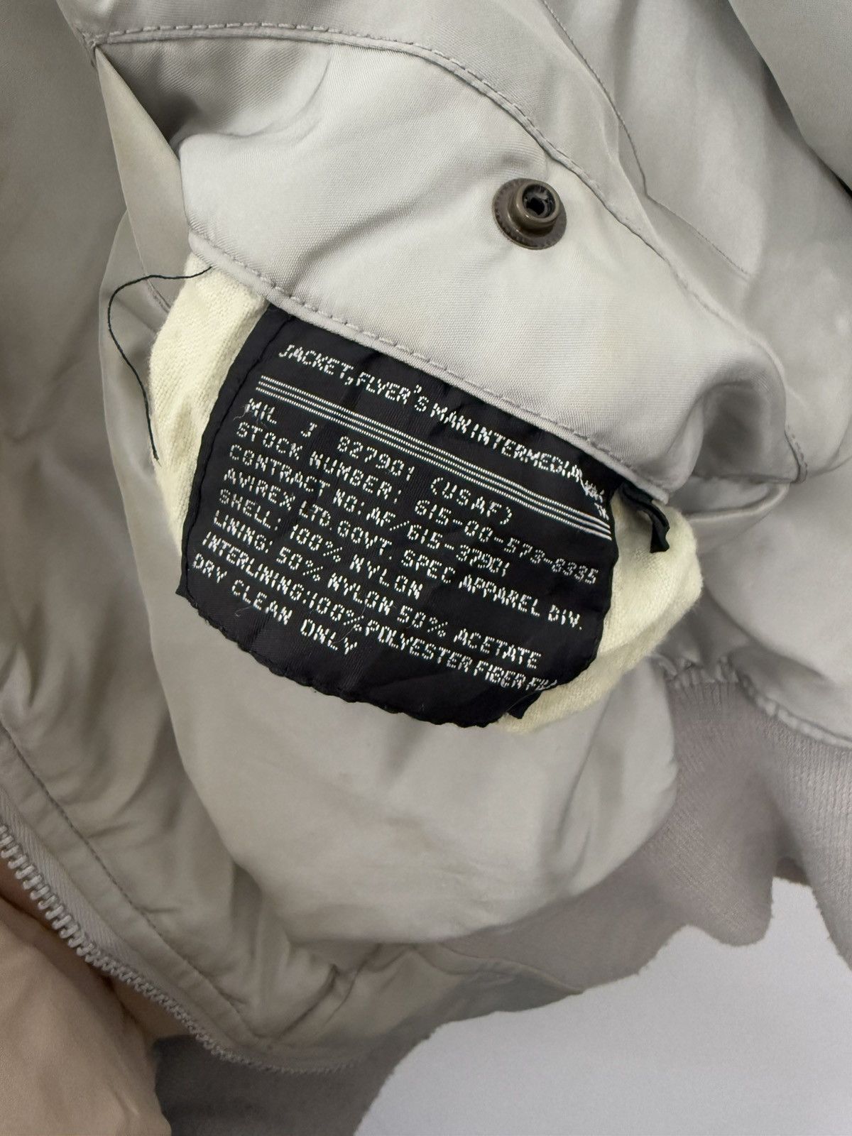 Avirex × Vintage Vintage Avirex USAF ARTIC BOMBER JACKET IDEAL ZIPPER Size US L / EU 52-54 / 3 - 8 Thumbnail