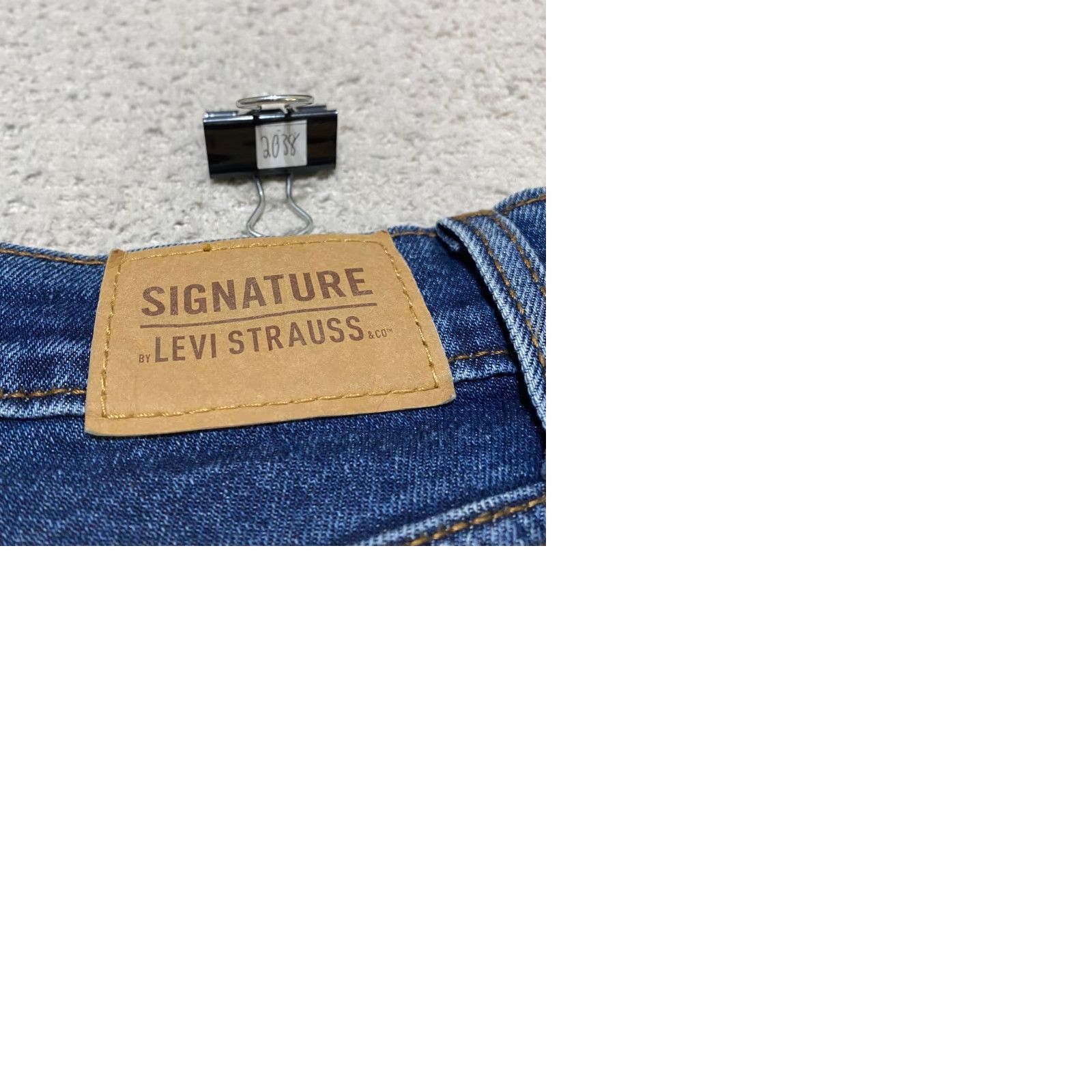 Levi's Levi's Signature Womens 14 Jean Shorts Bermuda Denim Dark Wash High Rise Inseam 5" Blue 5-Pocket Design Casual Travel Jeans Womens" Size 36" / US 14 / IT 50 - 9 Thumbnail