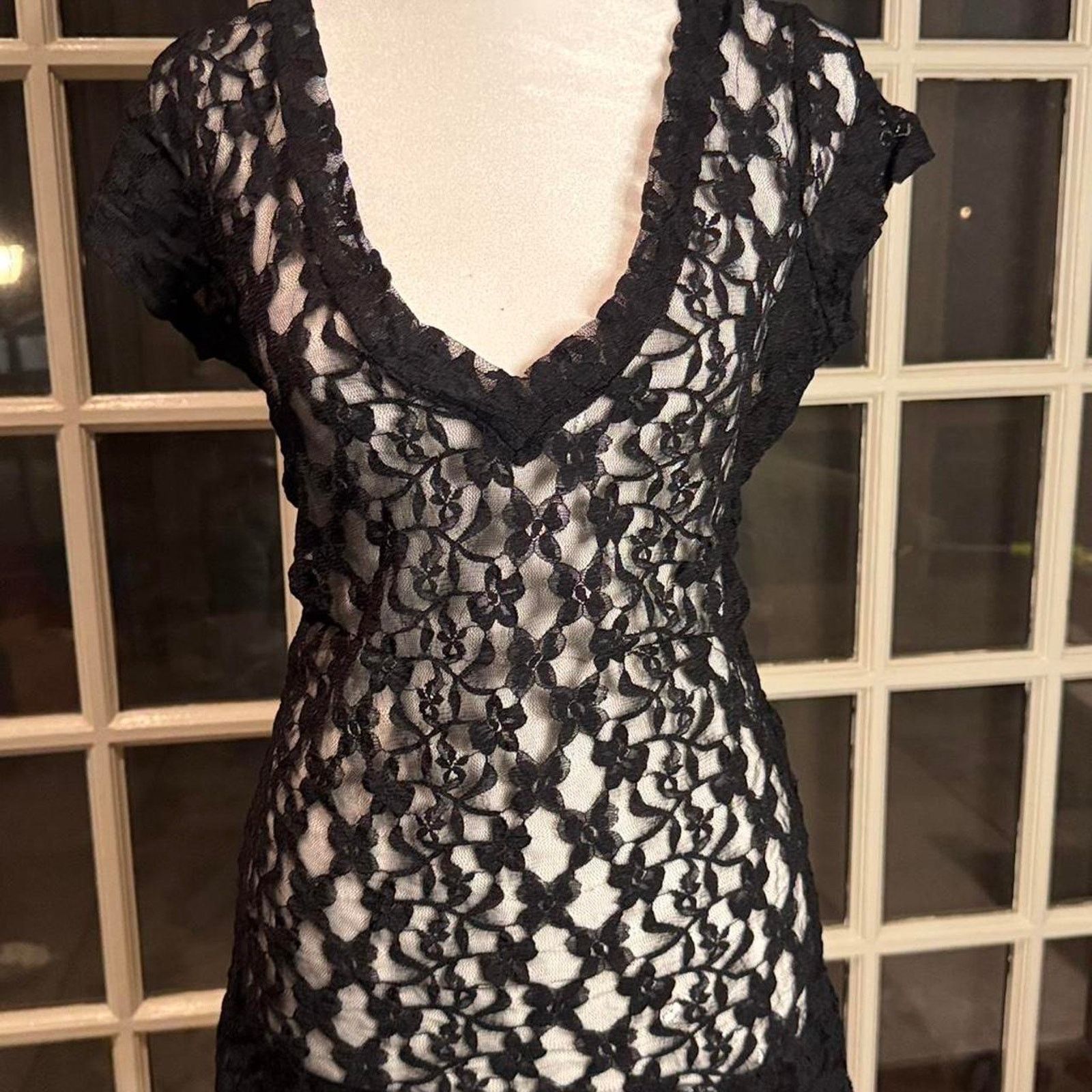 Other Black lace mini dress/ top Size L / US 10 / IT 46 - 2 Thumbnail