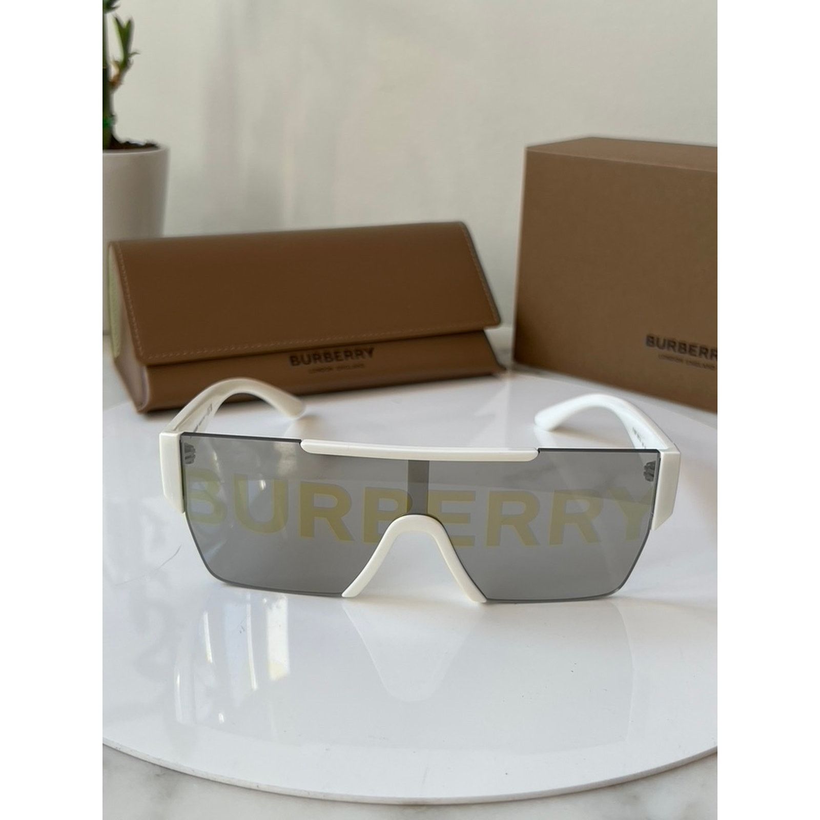 Burberry NEW Burberry BE4291 LOGO Shield Sunglasses in Mirror Lens Size ONE SIZE - 6 Thumbnail