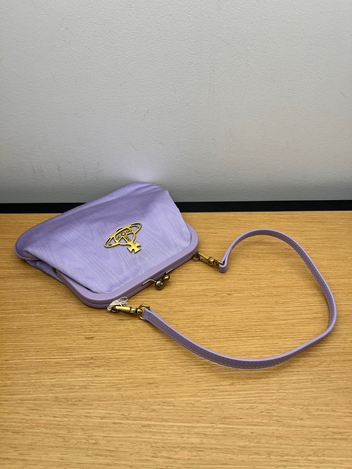 Vivienne Westwood o1f1d3z0625 Size: OS / Vivienne’s Crossbody Bag in Lilac Size ONE SIZE - 1 Preview