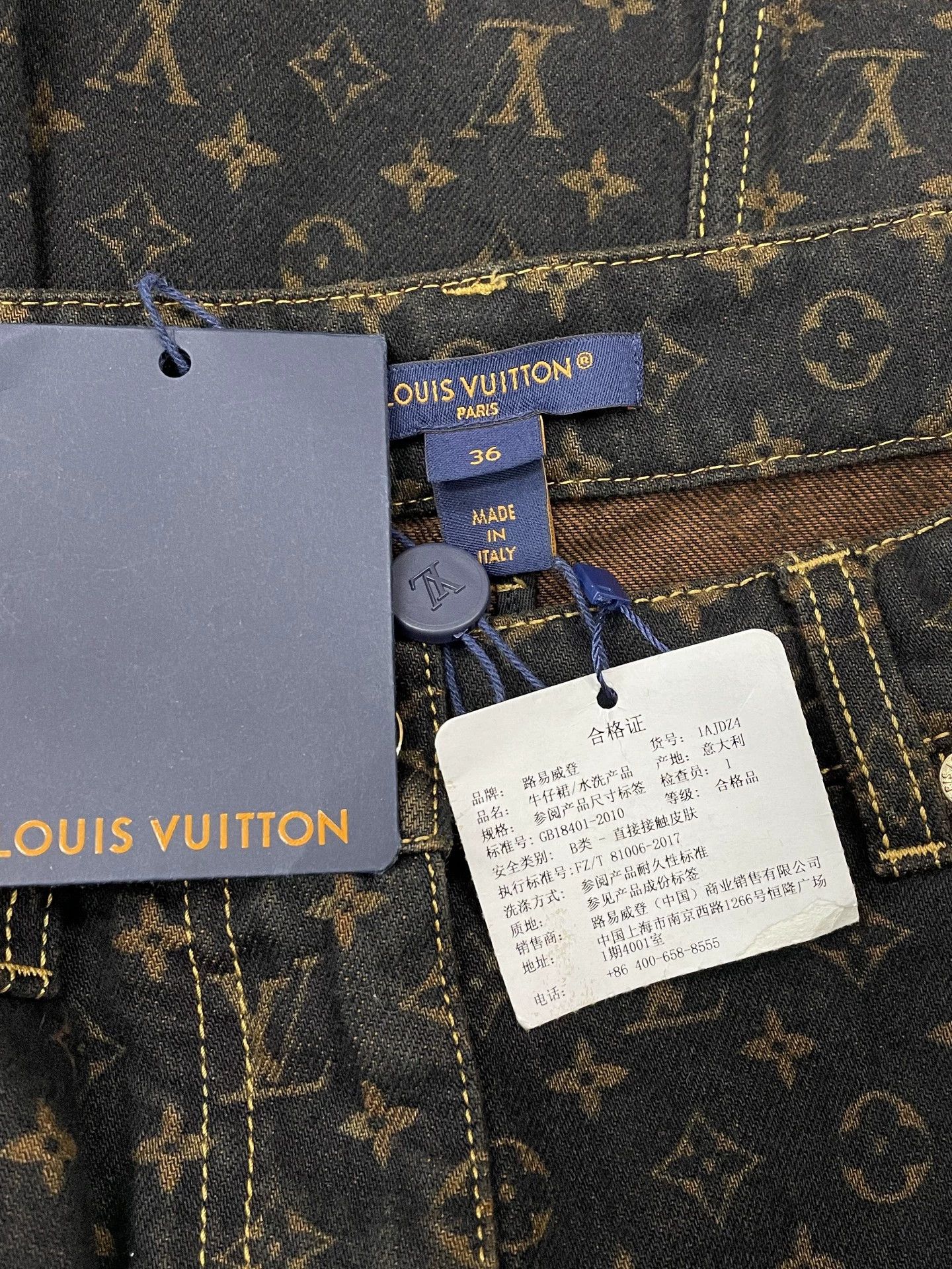 Louis Vuitton LV Black Gold Monogram Short Skirt FR36 Size 26" / US 2 / IT 38 - 4 Thumbnail
