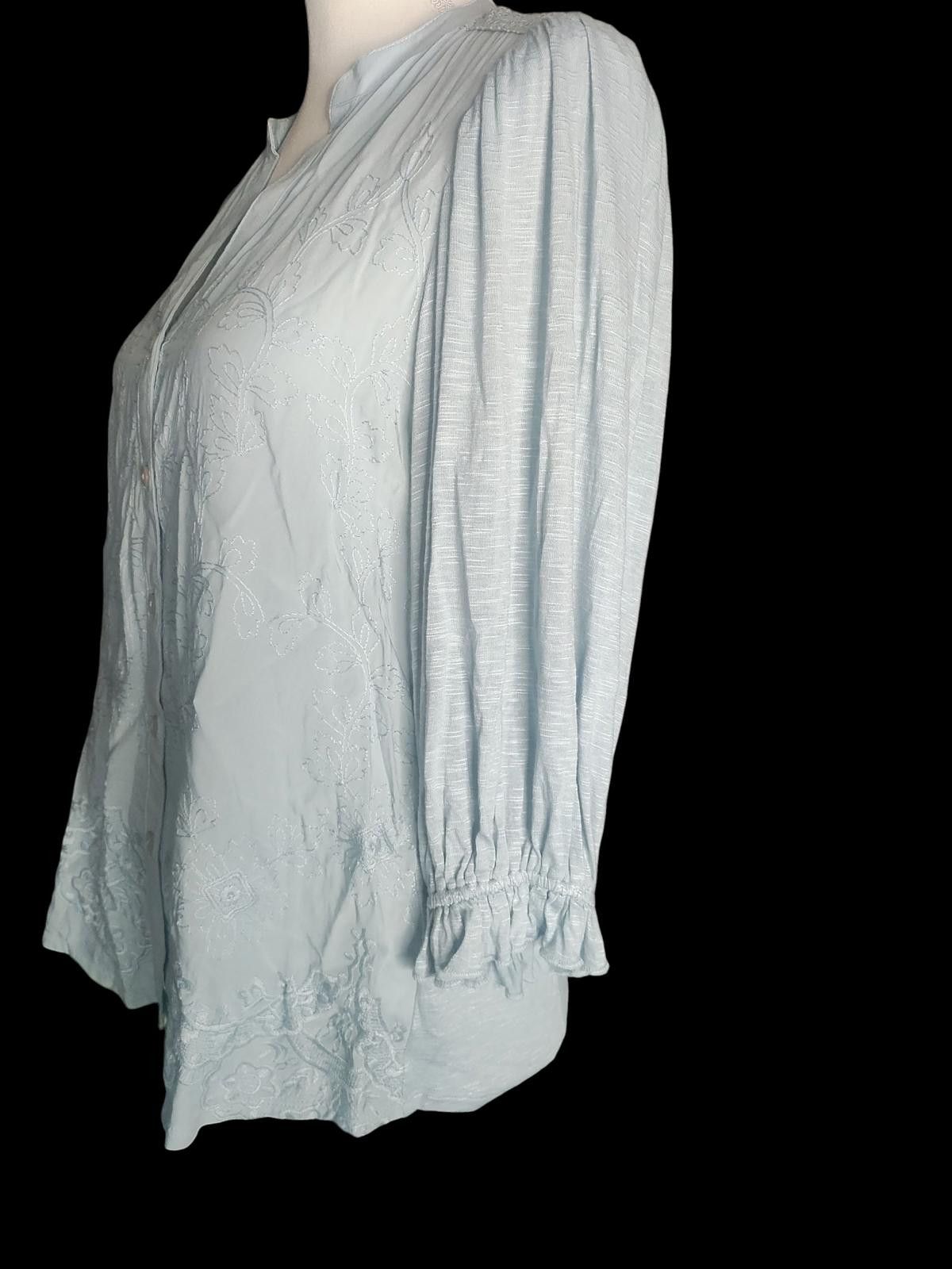 Designer Light Blue Embroidered Button-Up Women's Blouse by Democracy Size S / US 4 / IT 40 - 4 Thumbnail