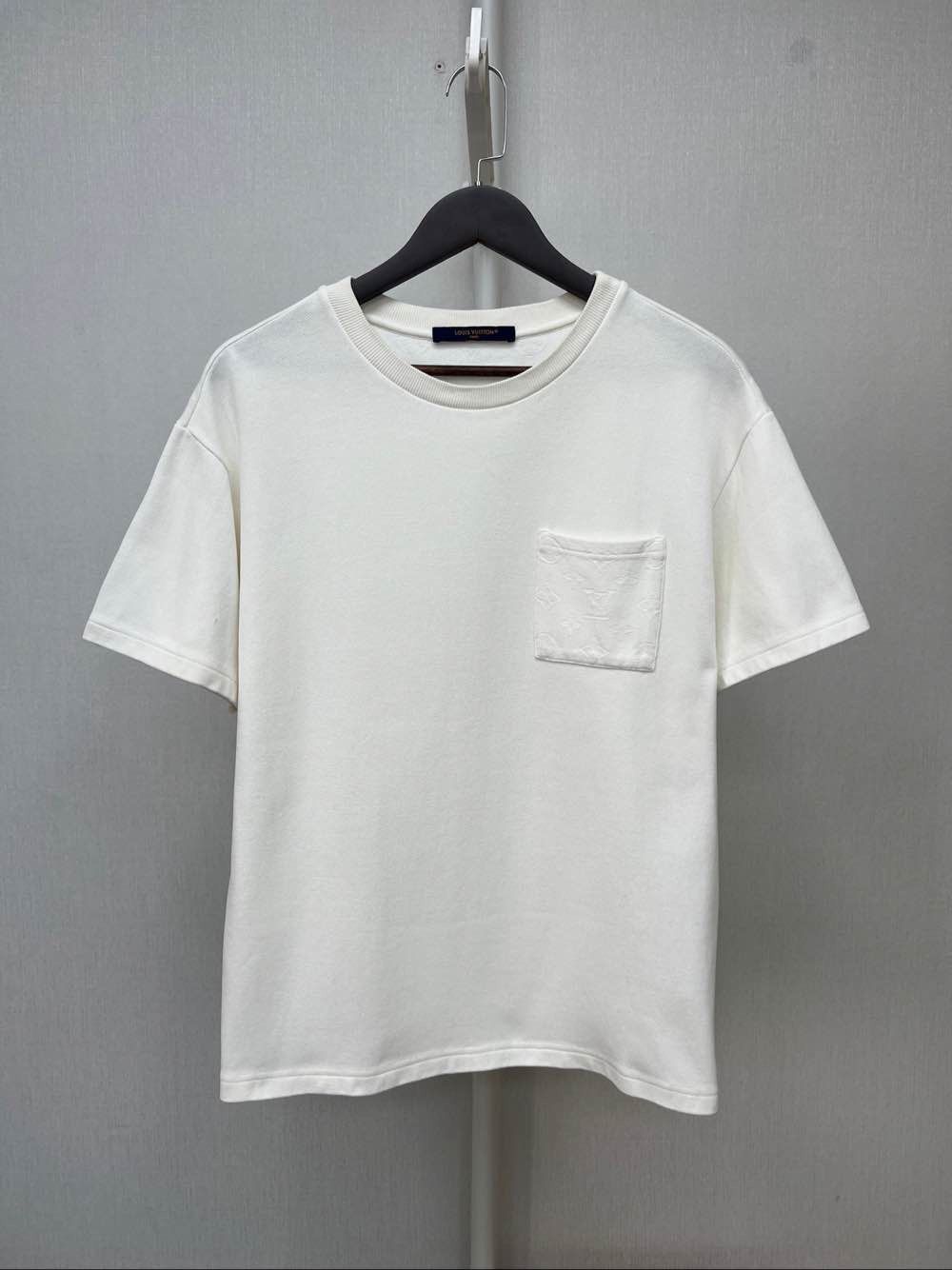Louis Vuitton Louis Vuitton Monogram Pocket T-Shirt Size M Size US M / EU 48-50 / 2 - 1 Thumbnail