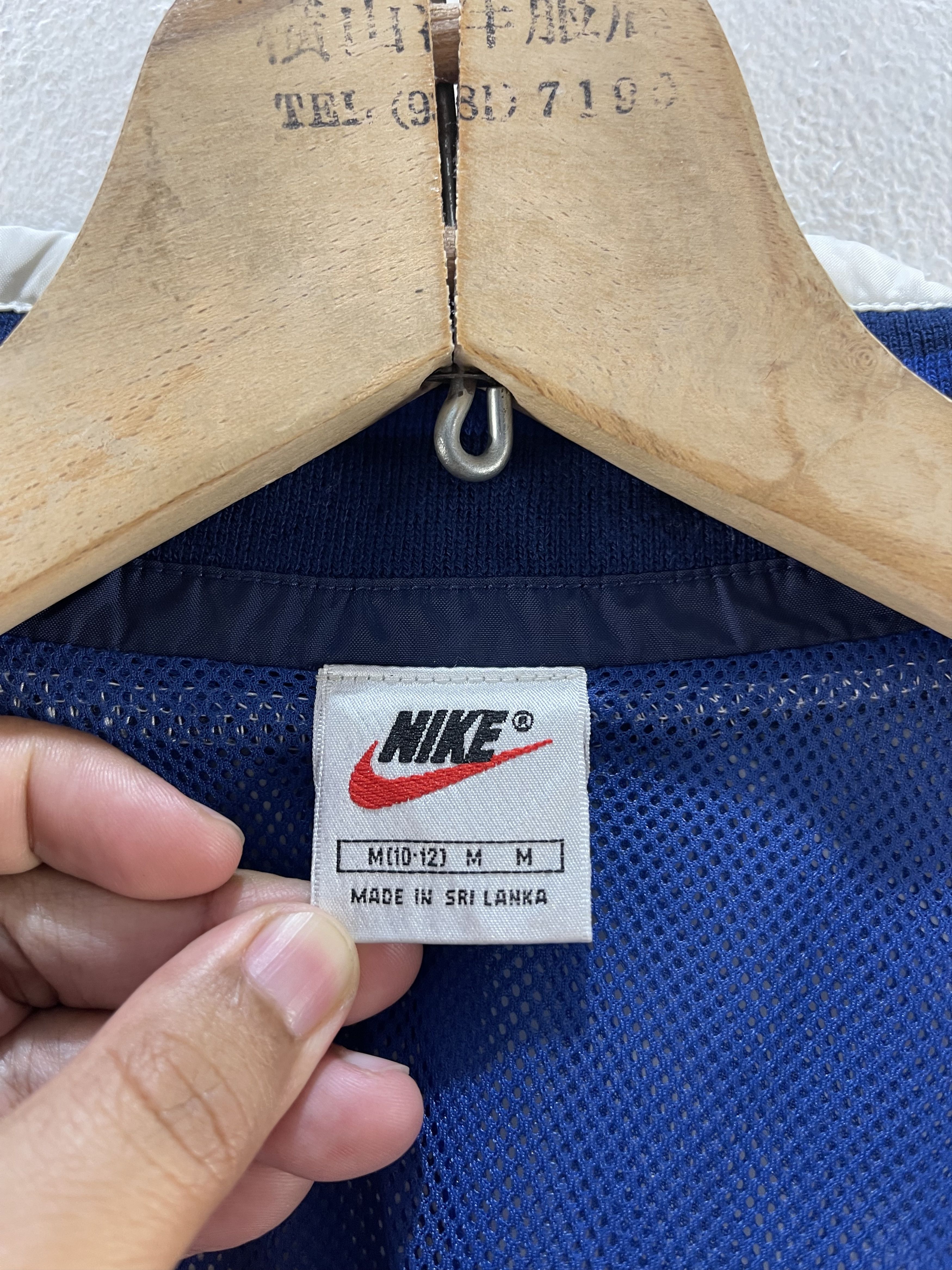 Nike Vintage Nike Swoosh Windbreaker Jacket Size S / US 4 / IT 40 - 10 Thumbnail