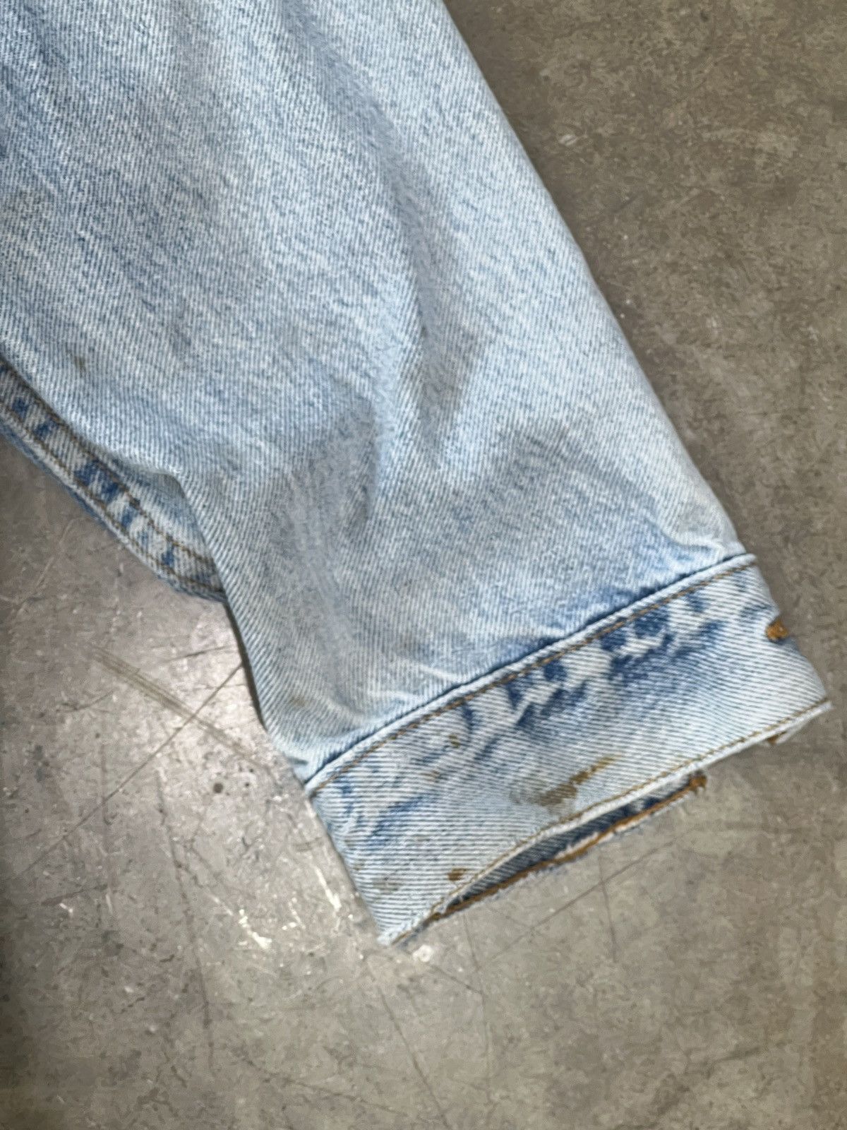 Levi's Vintage Levi's Denim Jacket Distressed Large Size US L / EU 52-54 / 3 - 7 Thumbnail