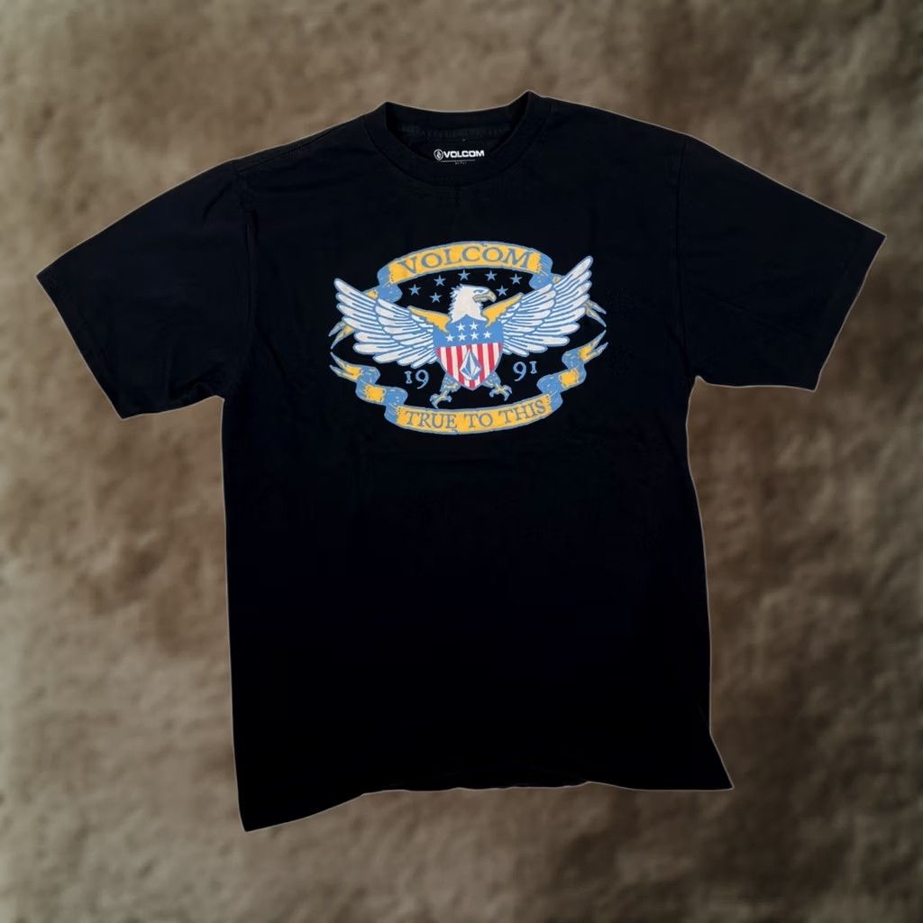 Volcom VINTAGE Volcom T-Shirt Size Medium "True To This" Y2K Skater Eagle Flag Black Mens Shirt Short Sleeve Crew Neck Men 90s Grunge Classic Size US M / EU 48-50 / 2 - 1 Thumbnail
