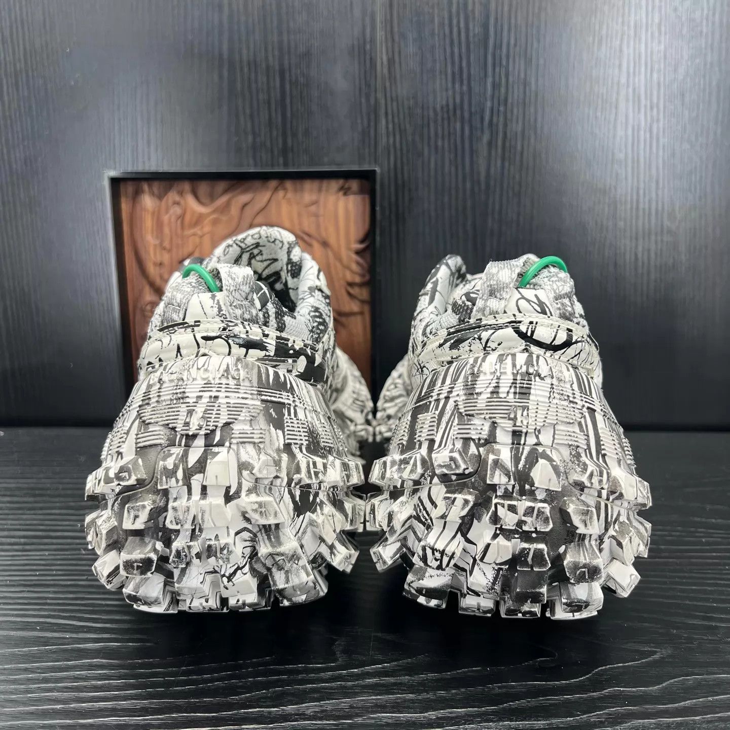 Balenciaga Balenciaga Tire Sneaker Doodle Print 45 Worn Once Like New Size US 12 / EU 45 - 3 Thumbnail