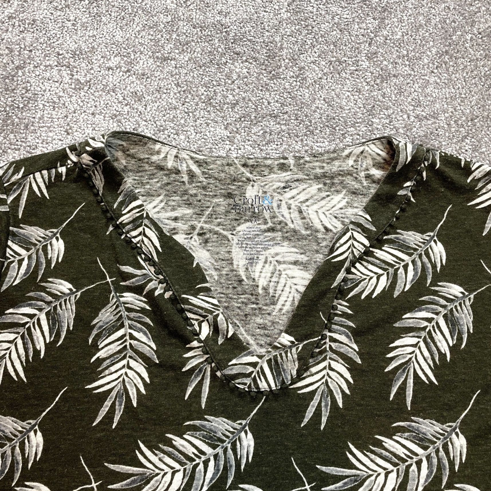 Croft & Barrow VINTAGE: No Croft & Barrow Blouse Shirt Womens 2X Green Linen Tropical V Neck Short Sleeeve Size XXL / US 16-18 / IT 52-54 - 2 Thumbnail