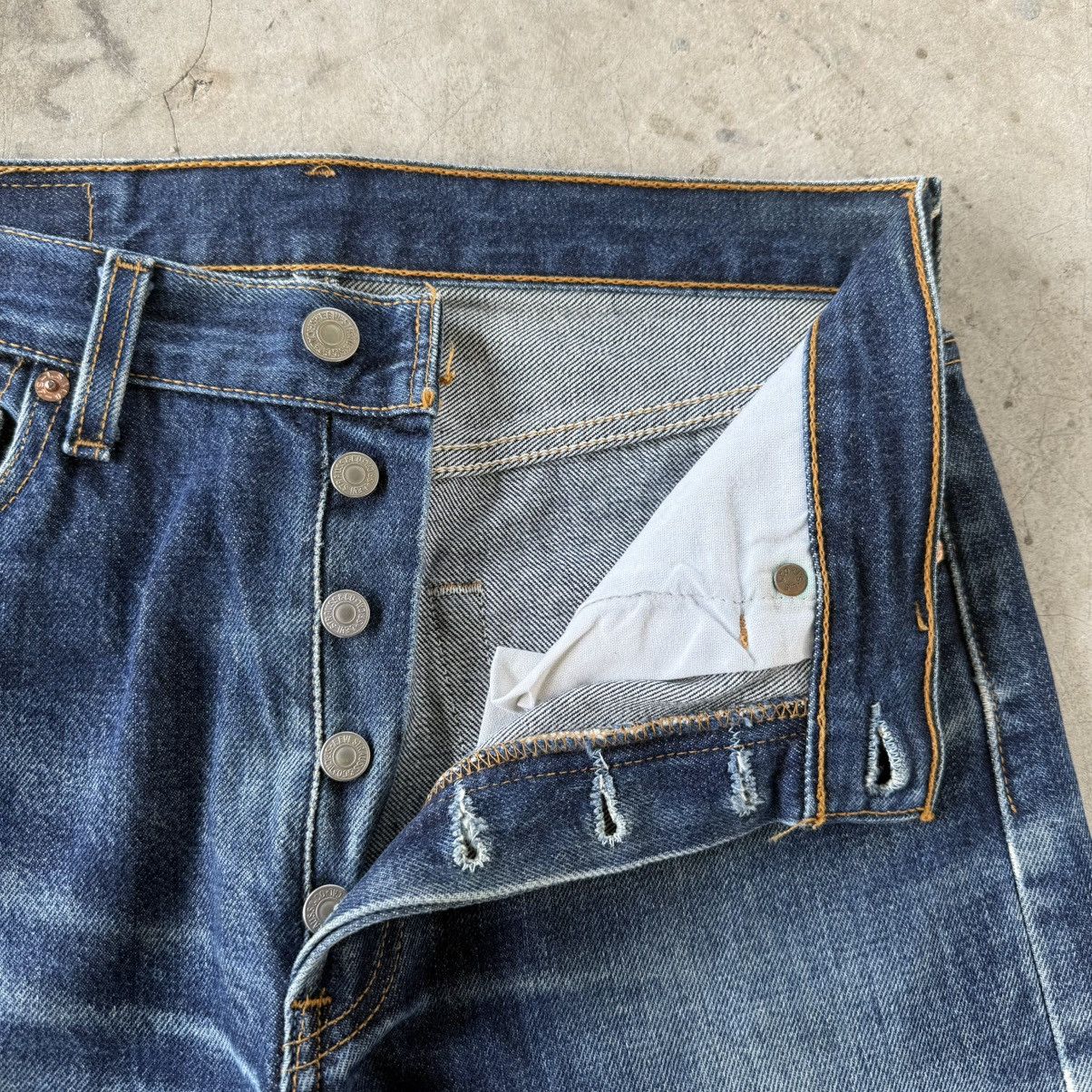 Levi's Vintage Clothing W30x29 Vintage 98' Levi's 501 Faded Denim Jean Pants Size US 30 / EU 46 - 8 Thumbnail