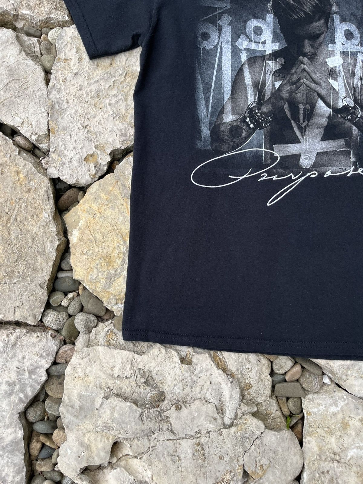 Band Tees × Justin Bieber × Vintage Justin Bieber purpose tour t-shirt y2k tee praying rare band Size US M / EU 48-50 / 2 - 7 Thumbnail