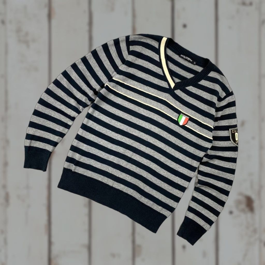 Dolce & Gabbana VINTAGE Dolce&Gabbana Sweater DG Logo V-Neck Men Size M Wool Knit Blue Gray Pullover Fall Winter Casual Mens Size US M / EU 48-50 / 2 - 1 Thumbnail