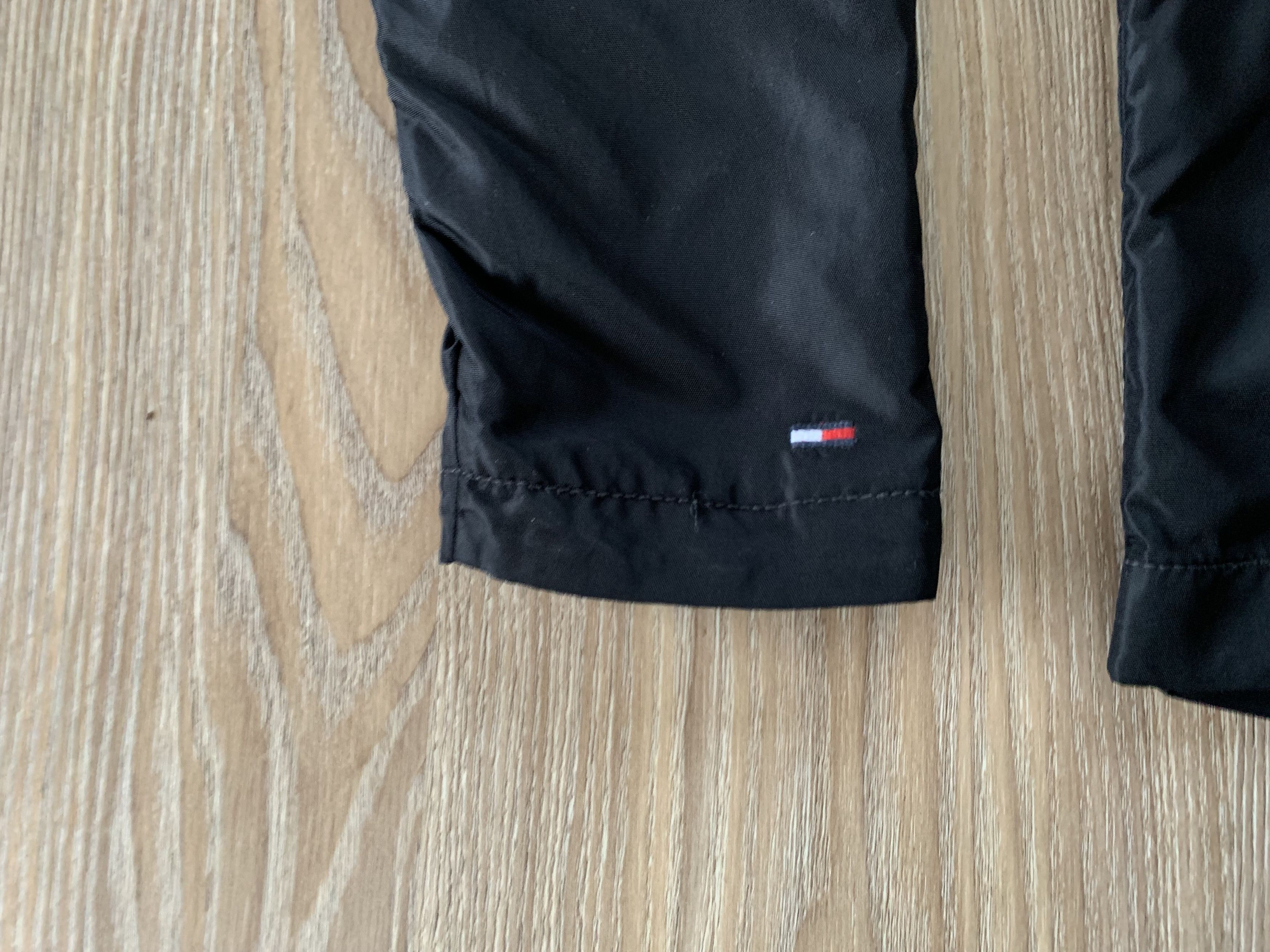 Tommy Hilfiger × Vintage Tommy Hilfiger Denim Black Zip Windbreaker Jacket Size US M / EU 48-50 / 2 - 8 Thumbnail