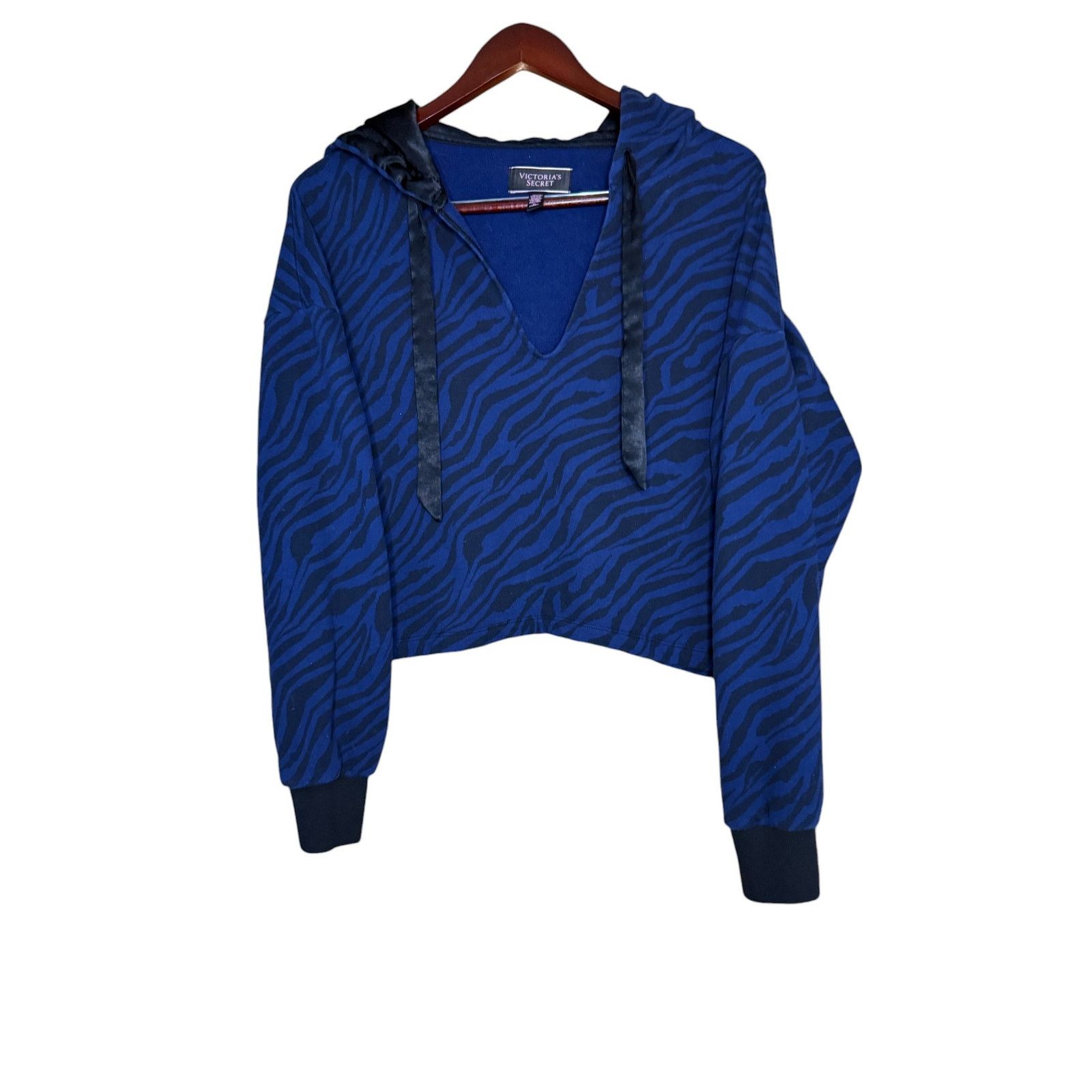 Victoria's Secret Victoria's Secret Blue Zebra Animal Print Hoodie Size Medium Size M / US 6-8 / IT 42-44 - 1 Thumbnail