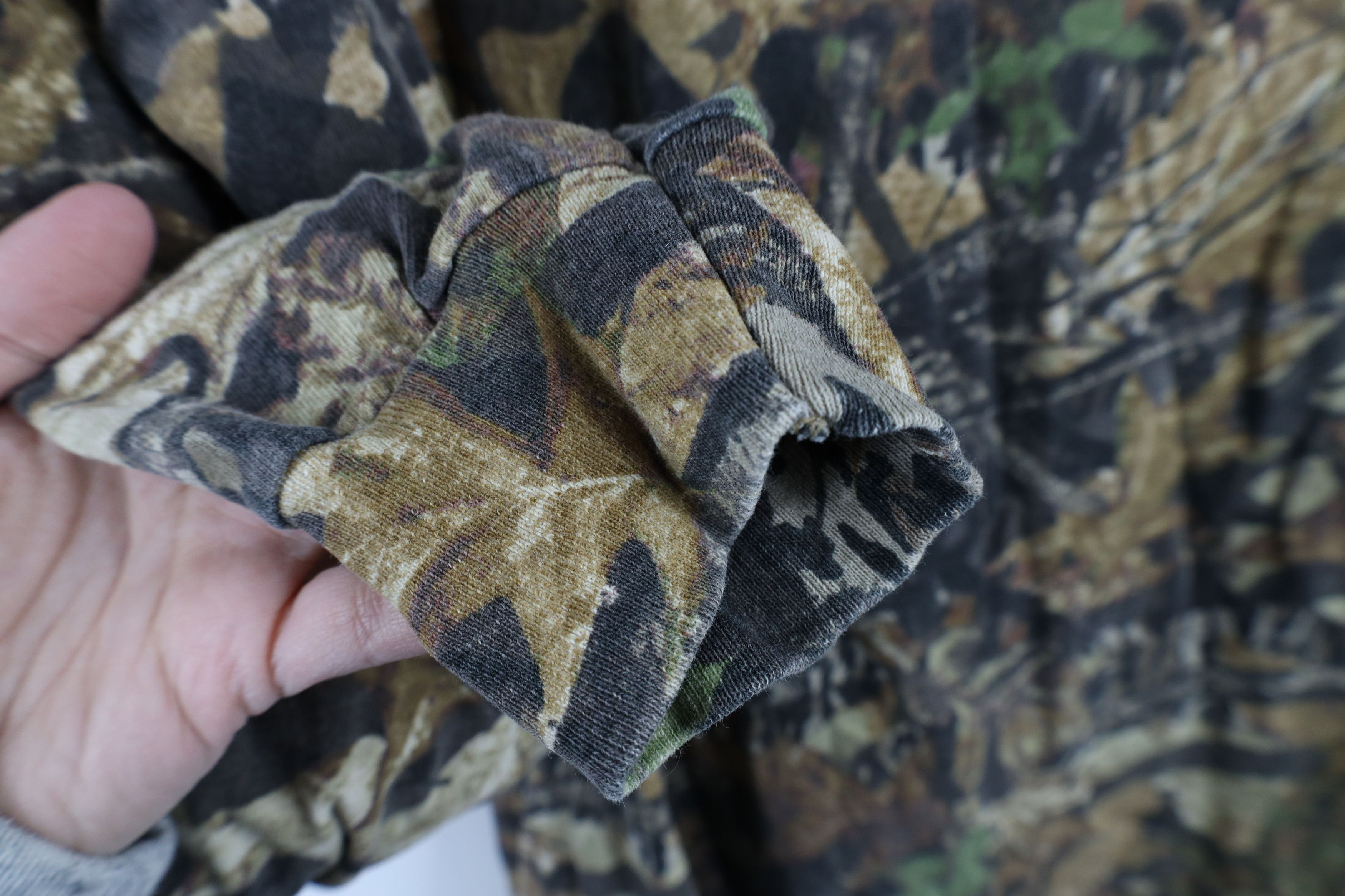 Mossy Oaks × Vintage Vintage 90s Mossy Oak Camouflage Long Sleeve Pocket T-Shirt Size US XXL / EU 58 / 5 - 6 Thumbnail
