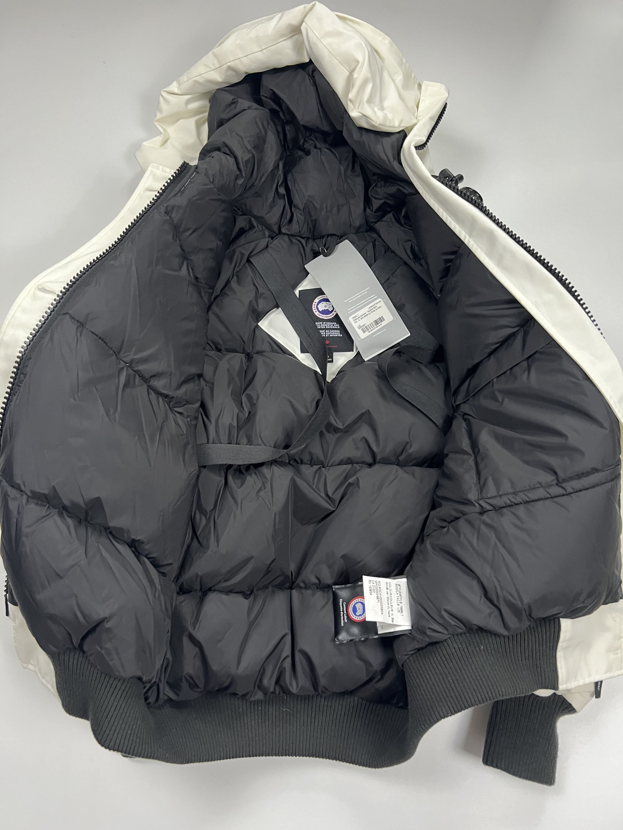 Canada Goose canada goose puffer bomber size L luxury Size L / US 10 / IT 46 - 11 Thumbnail