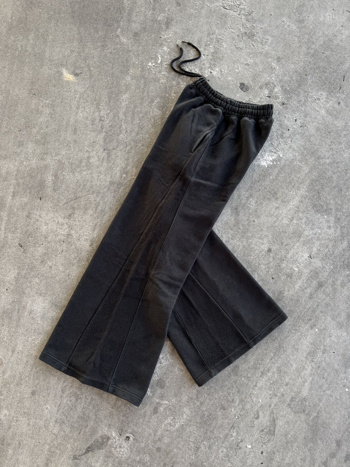 Japanese Brand Top Girl Black Wide Baggy Sweatpants Size US 28 / EU 44 - 1 Thumbnail