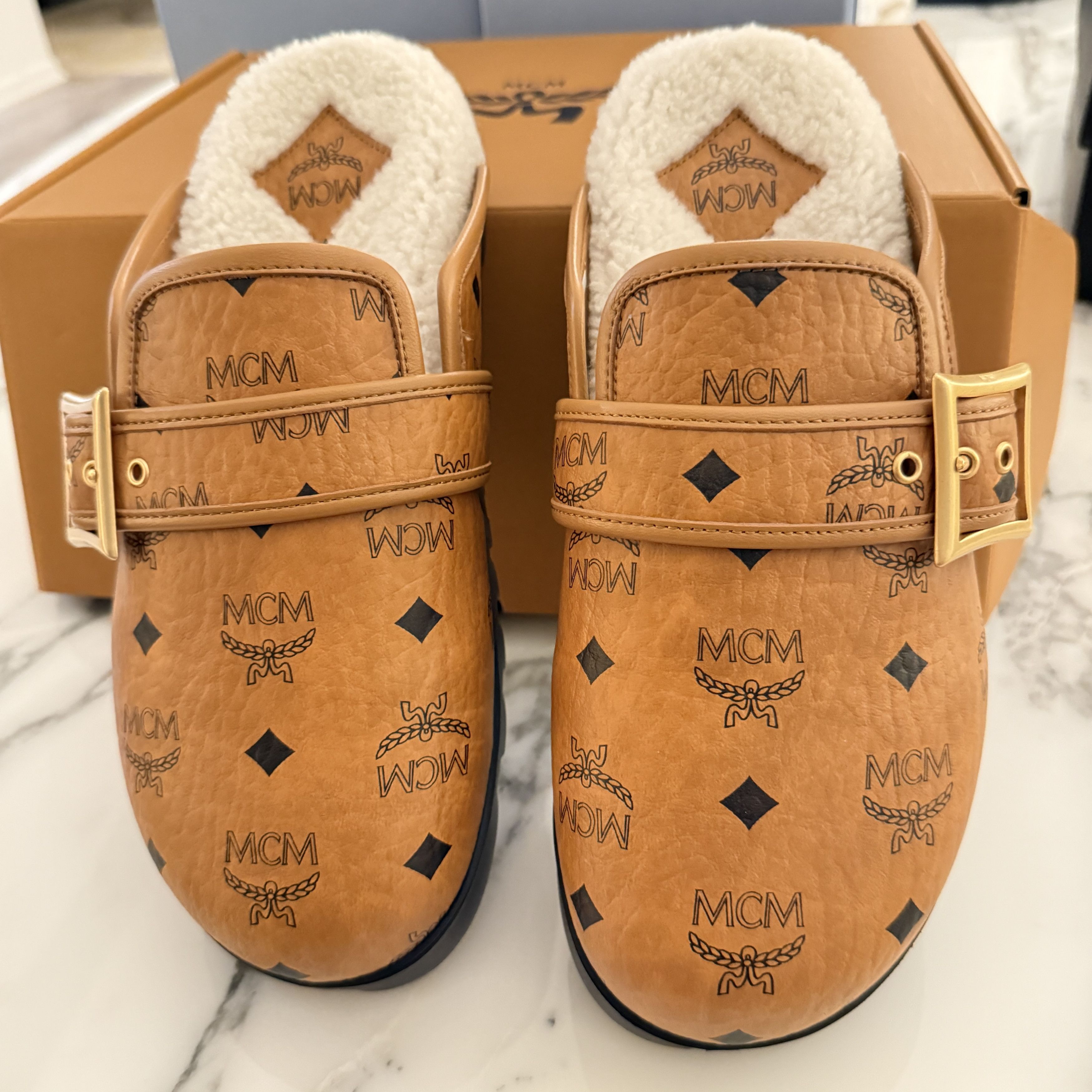 MCM Flat Mule In Visetos And Shearling MCM Cognac Visetos Shearling-lined Clogs Mules Shoes EU 40 main image 3