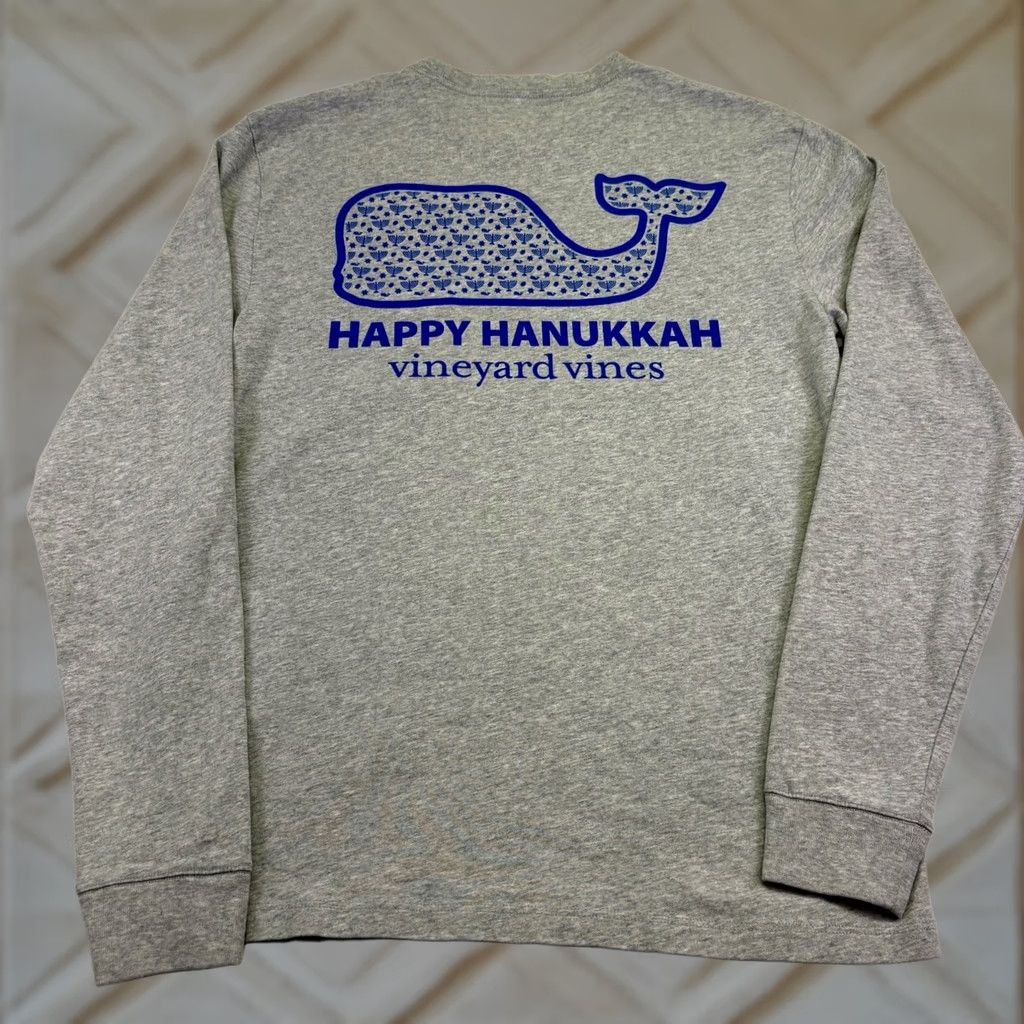 Vineyard Vines Vineyard Vines Happy Hanukkah Whale Menorah Long Sleeve T Shirt Gray XS Mens Size US XS / EU 42 / 0 - 1 Thumbnail