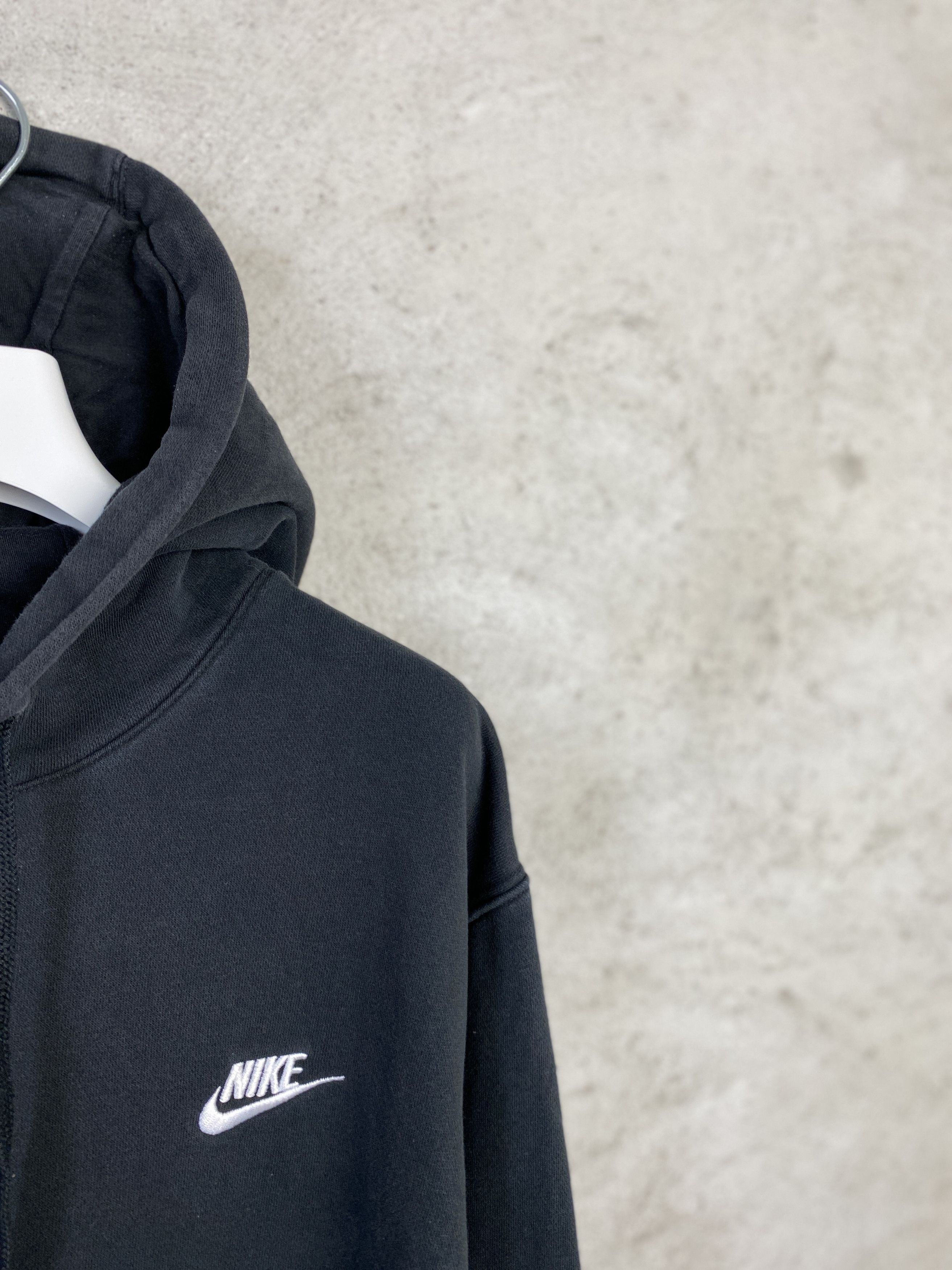 Nike Nike small logo swoosh hoodie skate rap hip hop casual Size US XL / EU 56 / 4 - 2 Thumbnail