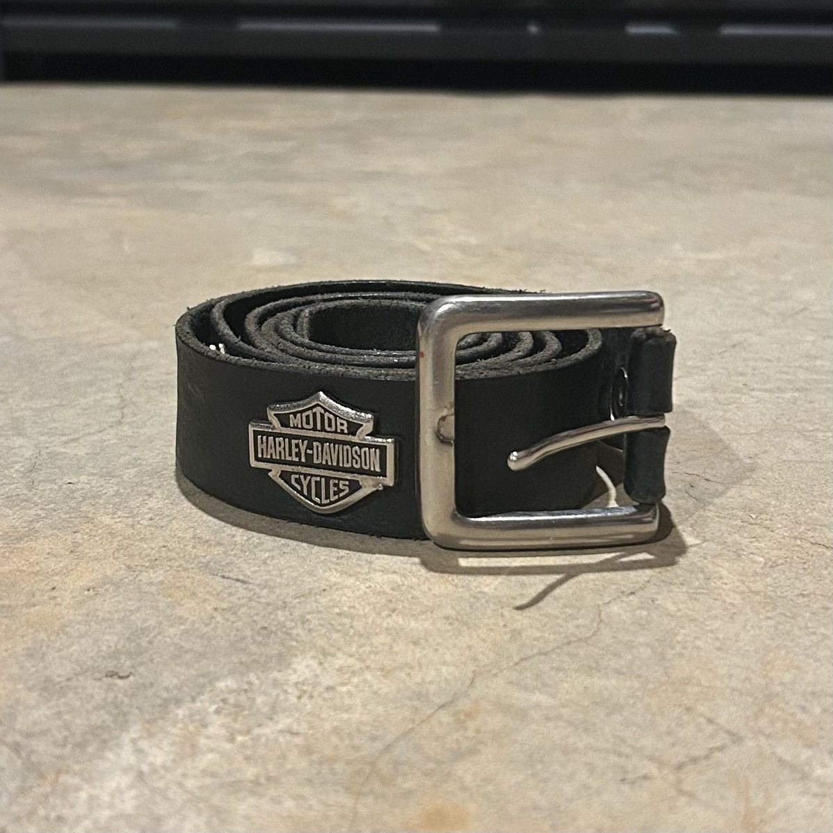 Harley Davidson × Leather × Vintage Crazy Vintage 90s Harley Davidson Studded Logo Leather Belt Size 42 - 1 Thumbnail