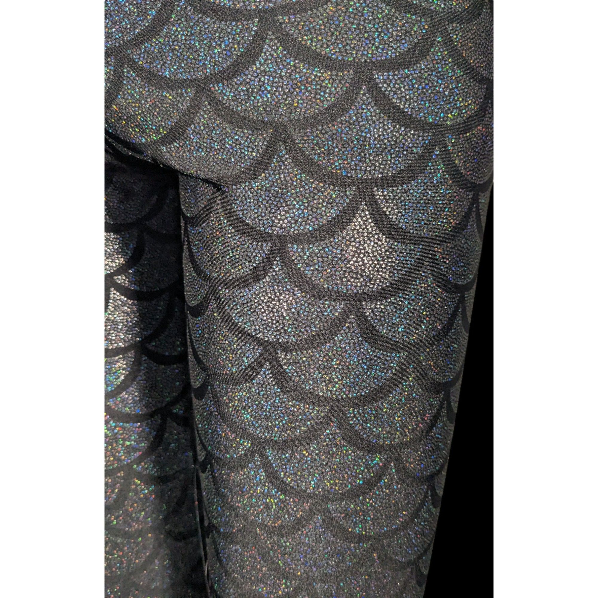 Other Emily Hsu Black Prismatic Rainbow Fish Scale Cropped Legging Size 24" / US 00 / IT 34 - 3 Thumbnail