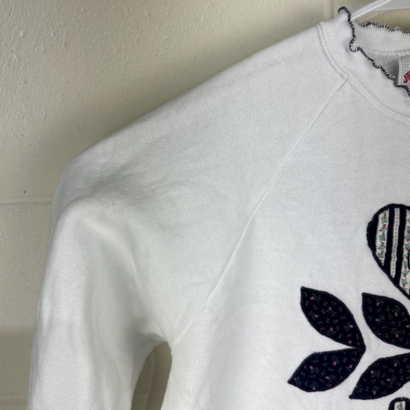 Jerzees VINTAGE Grandma Core Sweatshirt White Heart Patchwork Adult Large USA Made Jerseys Size US L / EU 52-54 / 3 - 5 Thumbnail