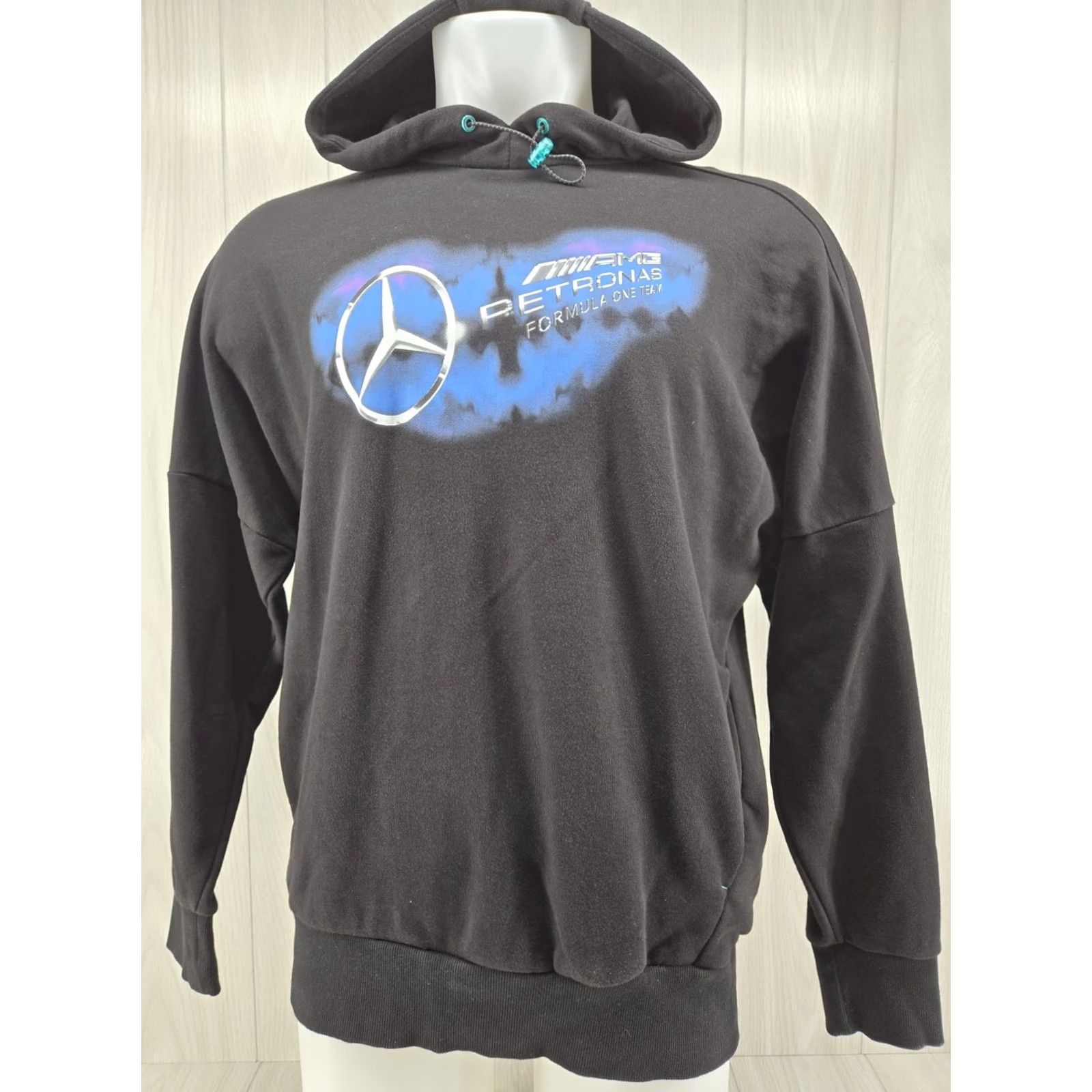 Puma PUMA MERCEDES AMG Petronas Formula One Hoodie Sweatshirt Mens SMALL Black Logo Pullover Hooded Sweatshirt Mens Short Sleeve? Size US S / EU 44-46 / 1 - 3 Thumbnail