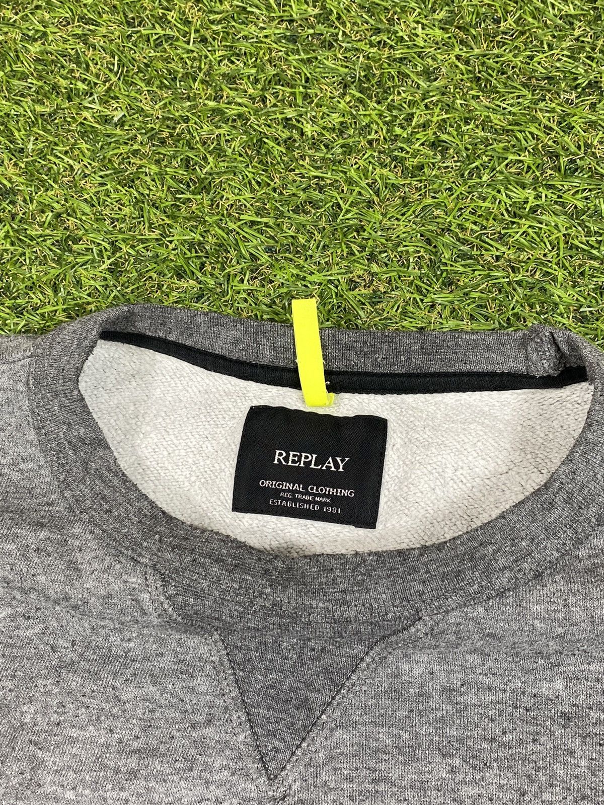Replay Vintage Y2K Replay sweatshirt crewneck big logo size L Size US L / EU 52-54 / 3 - 6 Thumbnail