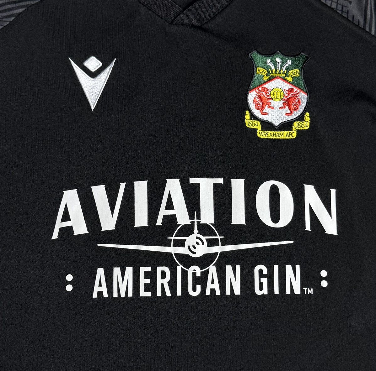 Macron Wrexham 2022 2023 Training Shirt Soccer Jersey Macron Size US M / EU 48-50 / 2 - 5 Thumbnail