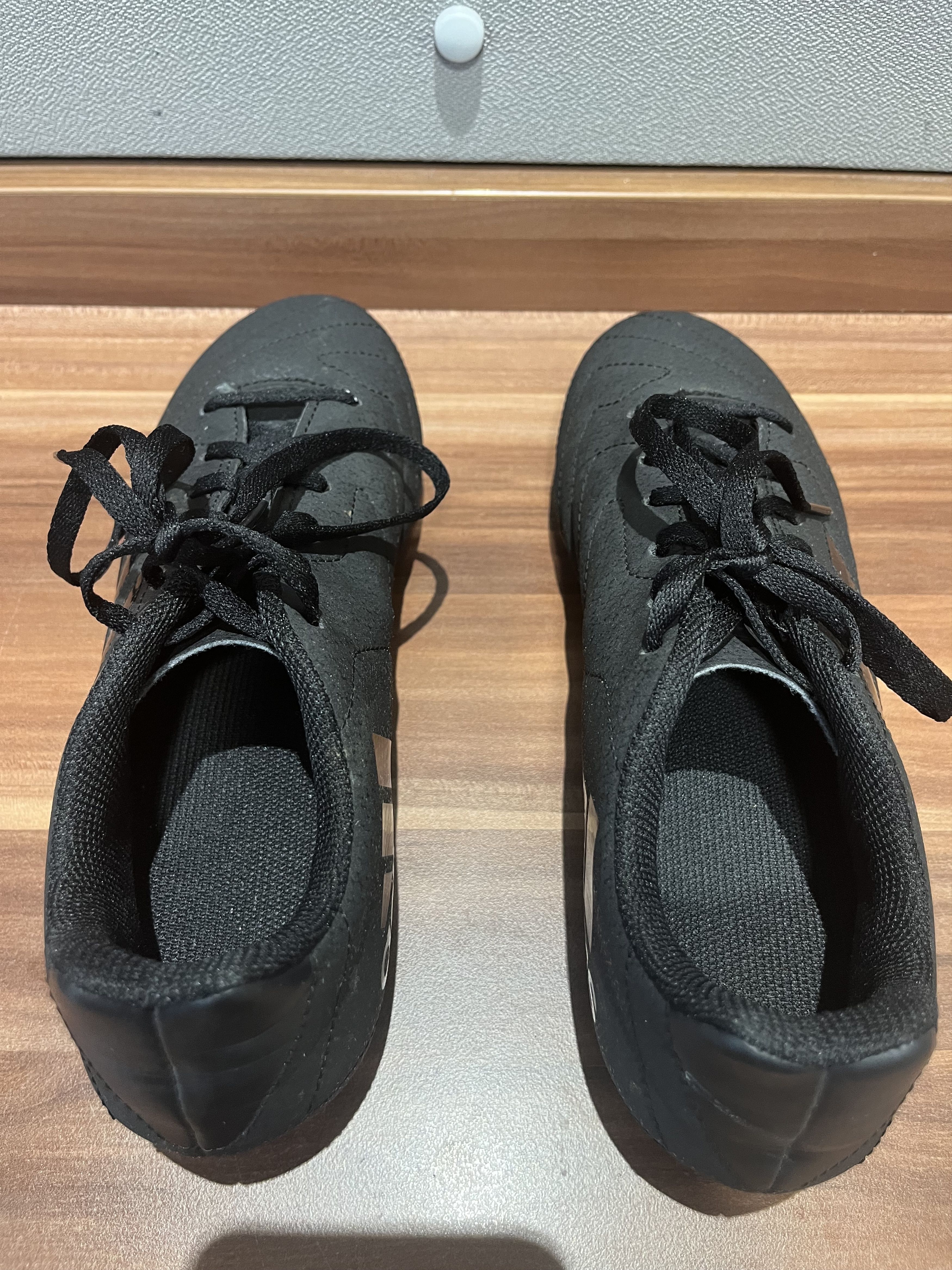 Adidas Football Boots Size US 7.5 / EU 40-41 - 4 Thumbnail