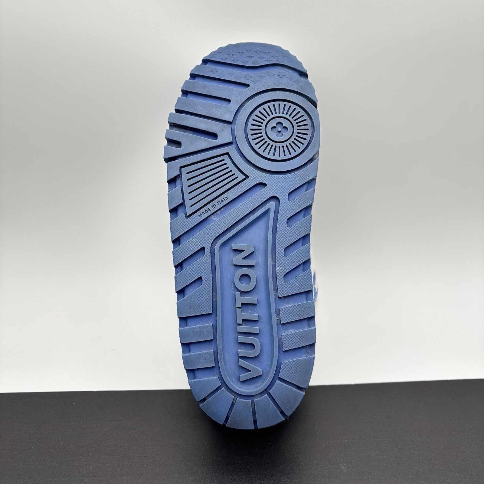 Louis Vuitton (11.5-12 US) Louis Vuitton Maxi ' Blue White ' Size US 12 / EU 45 - 8 Thumbnail