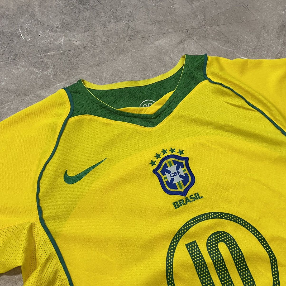 Nike RONALDINHO ! VINTAGE NIKE BRAZIL TEE SOCCER JERSEY 00s Size US M / EU 48-50 / 2 - 3 Thumbnail