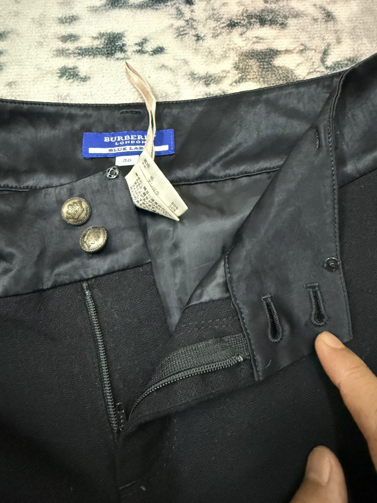 Burberry × Designer × Japanese Brand Burberry London Blue Label Wool Short Pants Size 28" / US 6 / IT 42 - 8 Thumbnail