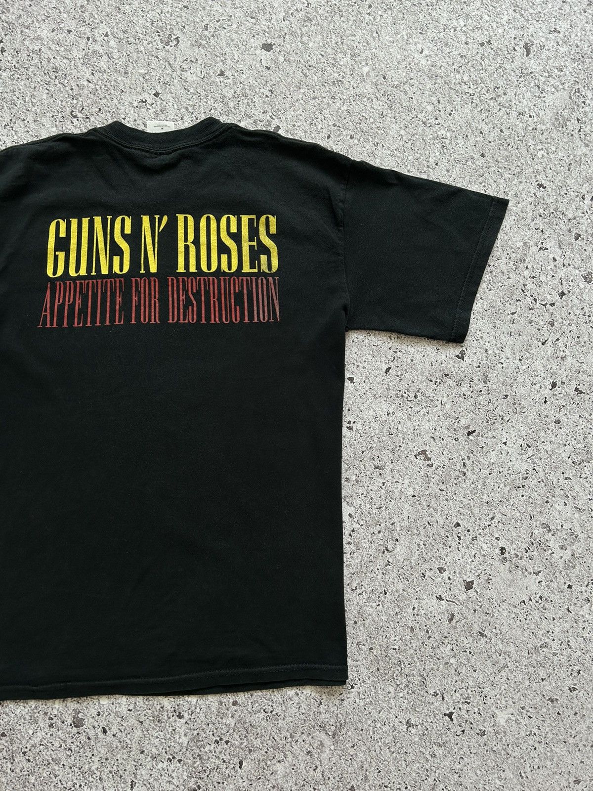 Band Tees × Guns N' Roses × Vintage Vintage 2000s Guns N Roses Appetite For Destruction Band Tee Size US M / EU 48-50 / 2 - 6 Thumbnail