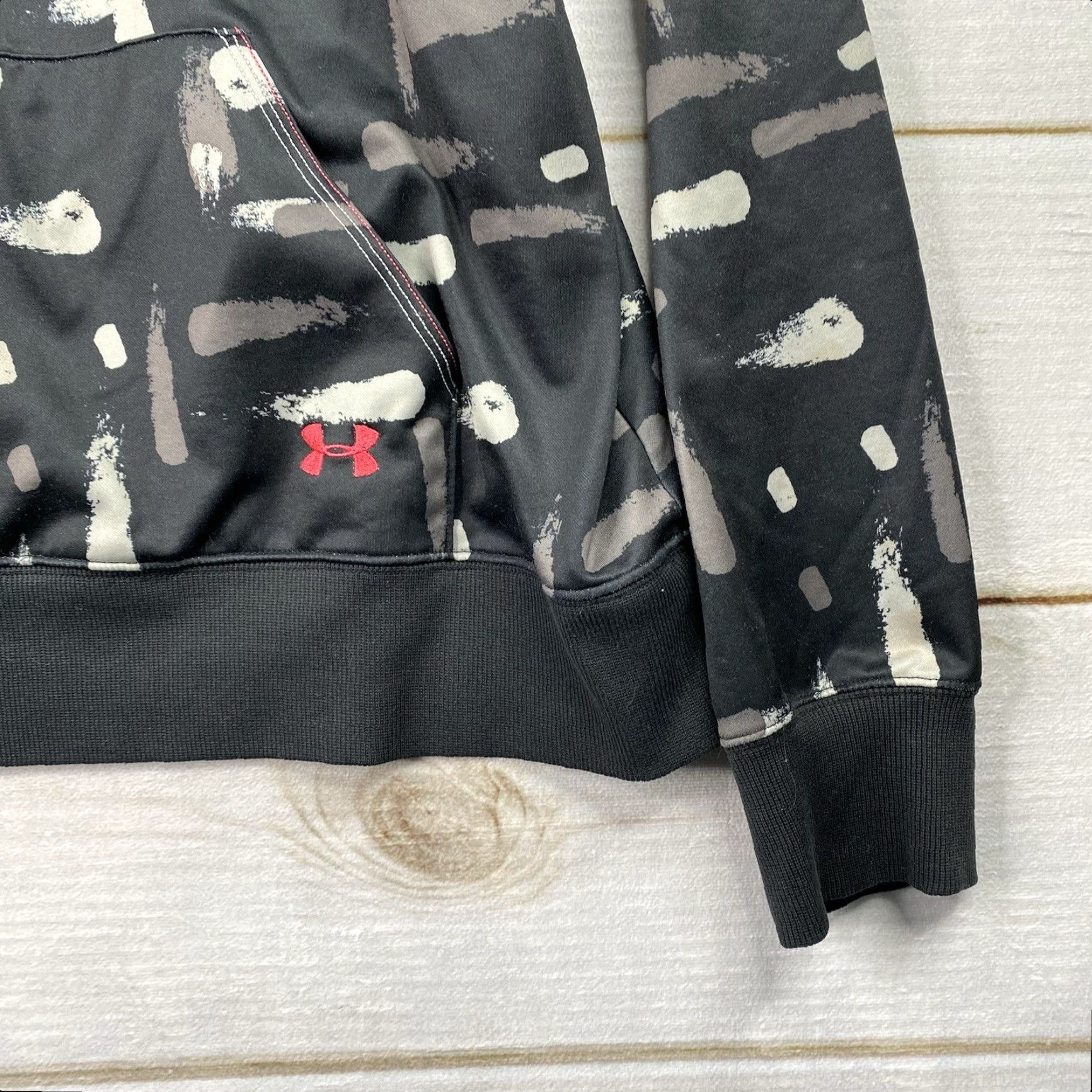Under Armour Under Armour Womens Hoodie L Black Geometric Print Pink Trim Hooded Pullover Size L / US 10 / IT 46 - 3 Thumbnail