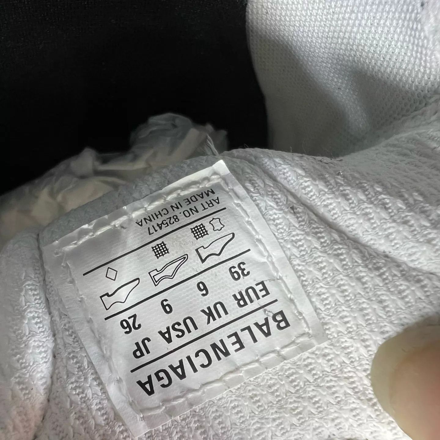 Balenciaga Balenciaga Monday White 39 Like New w/ Box & Accs Size US 9 / IT 39 - 7 Thumbnail