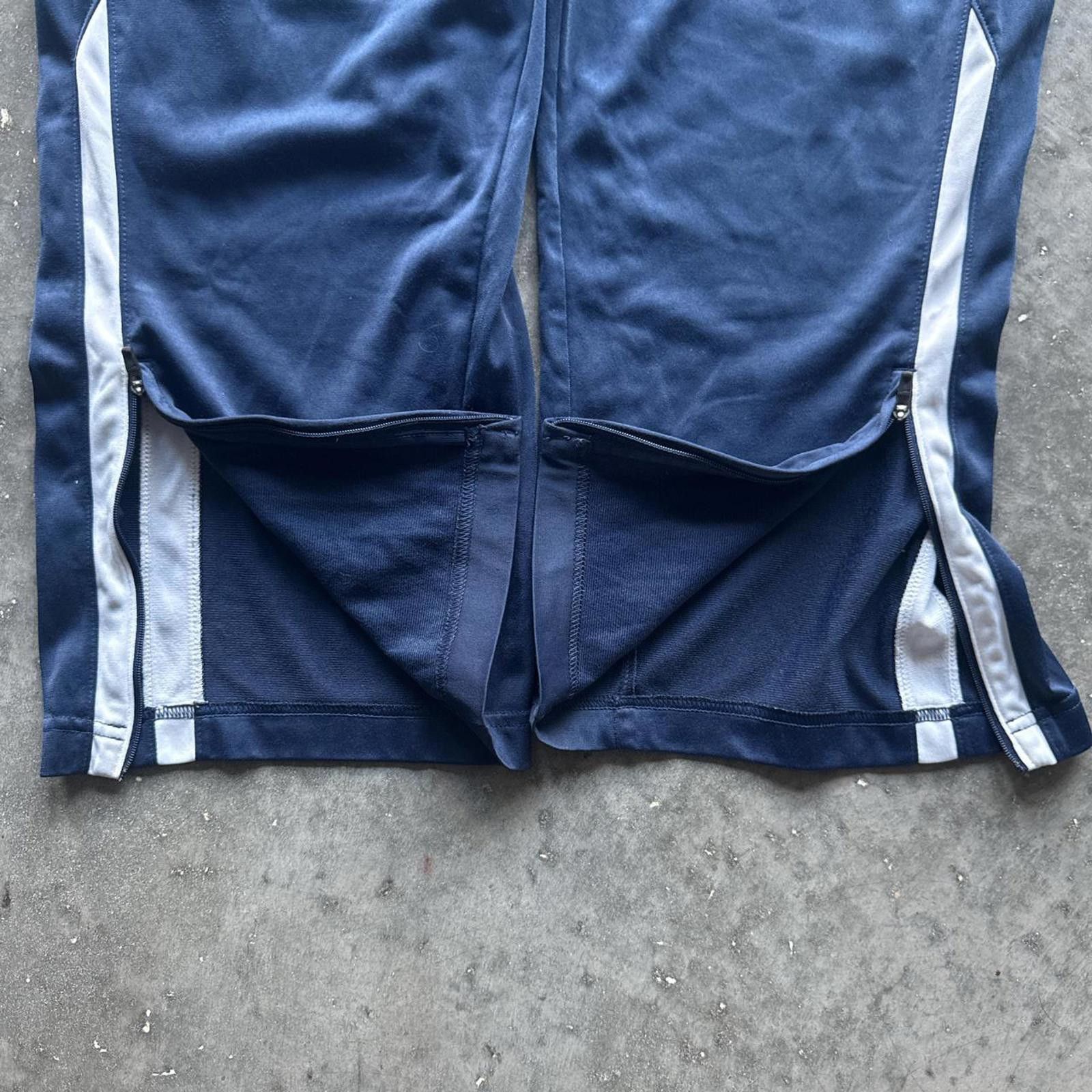 Nike Nike Sportswear Sweatpants With embroidered Swoosh & Stripes Size US 36 / EU 52 - 7 Thumbnail