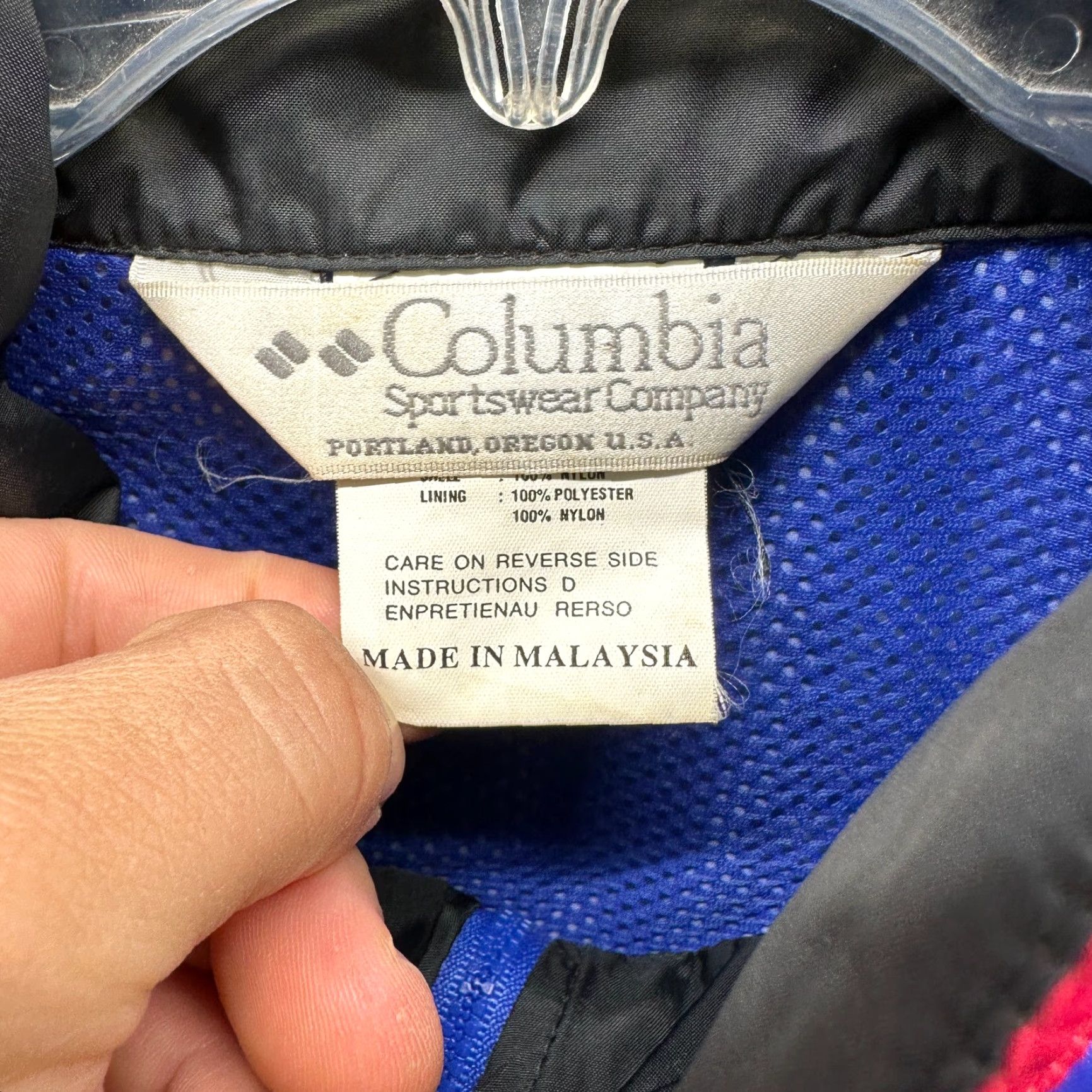Vintage VINTAGE Columbia Jacket Mens Large Blue Windbreaker Short Navy Black Nylon Softshell Logo Zip All Seasons Regular Size US L / EU 52-54 / 3 - 6 Thumbnail