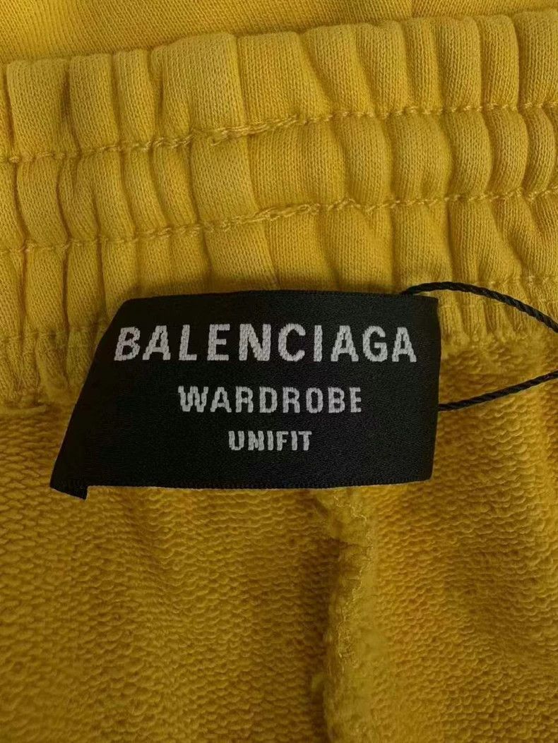 Balenciaga Balenciaga size M Yellow embroidered coke shorts Size US 29 - 4 Thumbnail