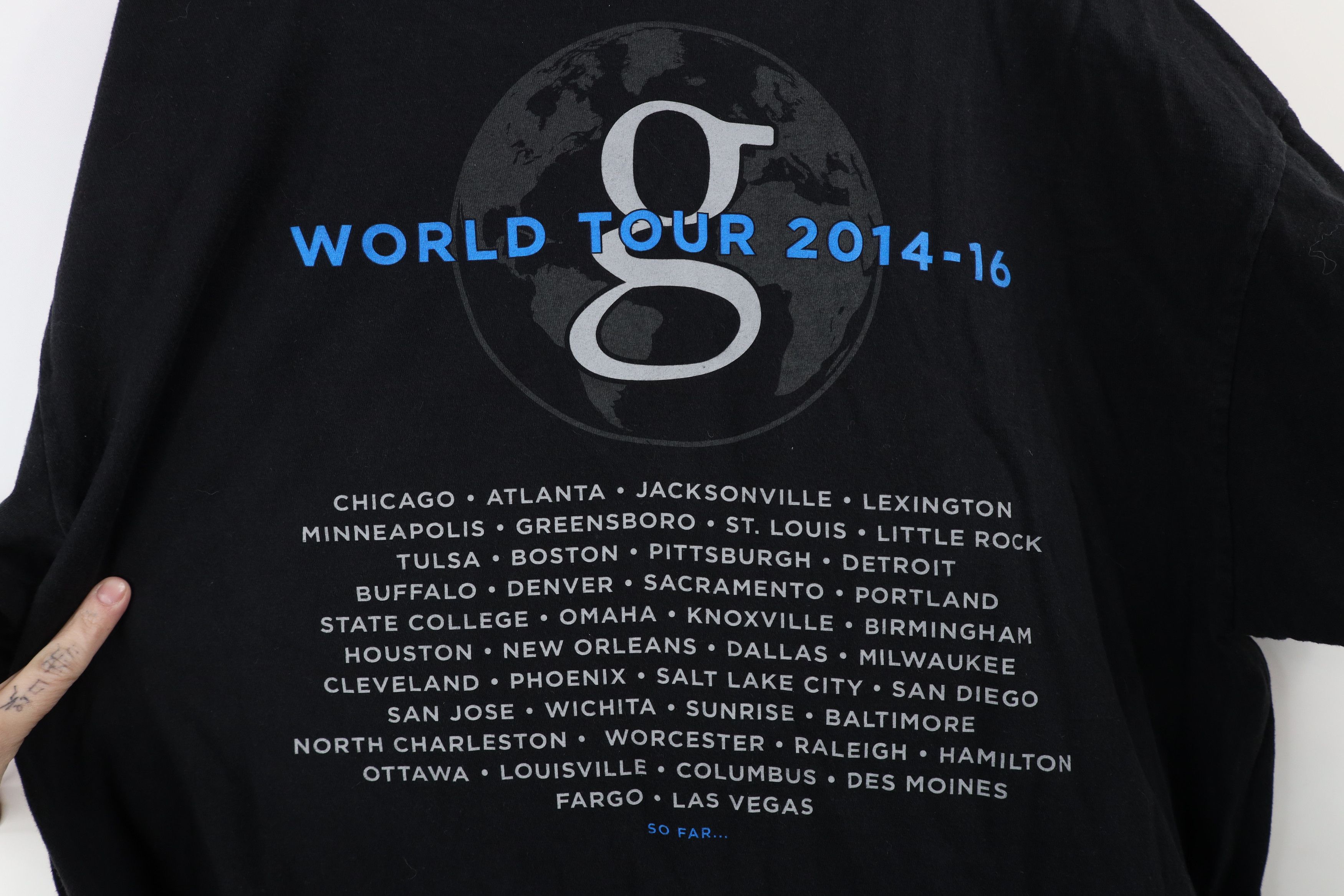 Vintage Vintage Y2K World Tour Garth Brooks Band T-Shirt Black Size US XXL / EU 58 / 5 - 10 Thumbnail